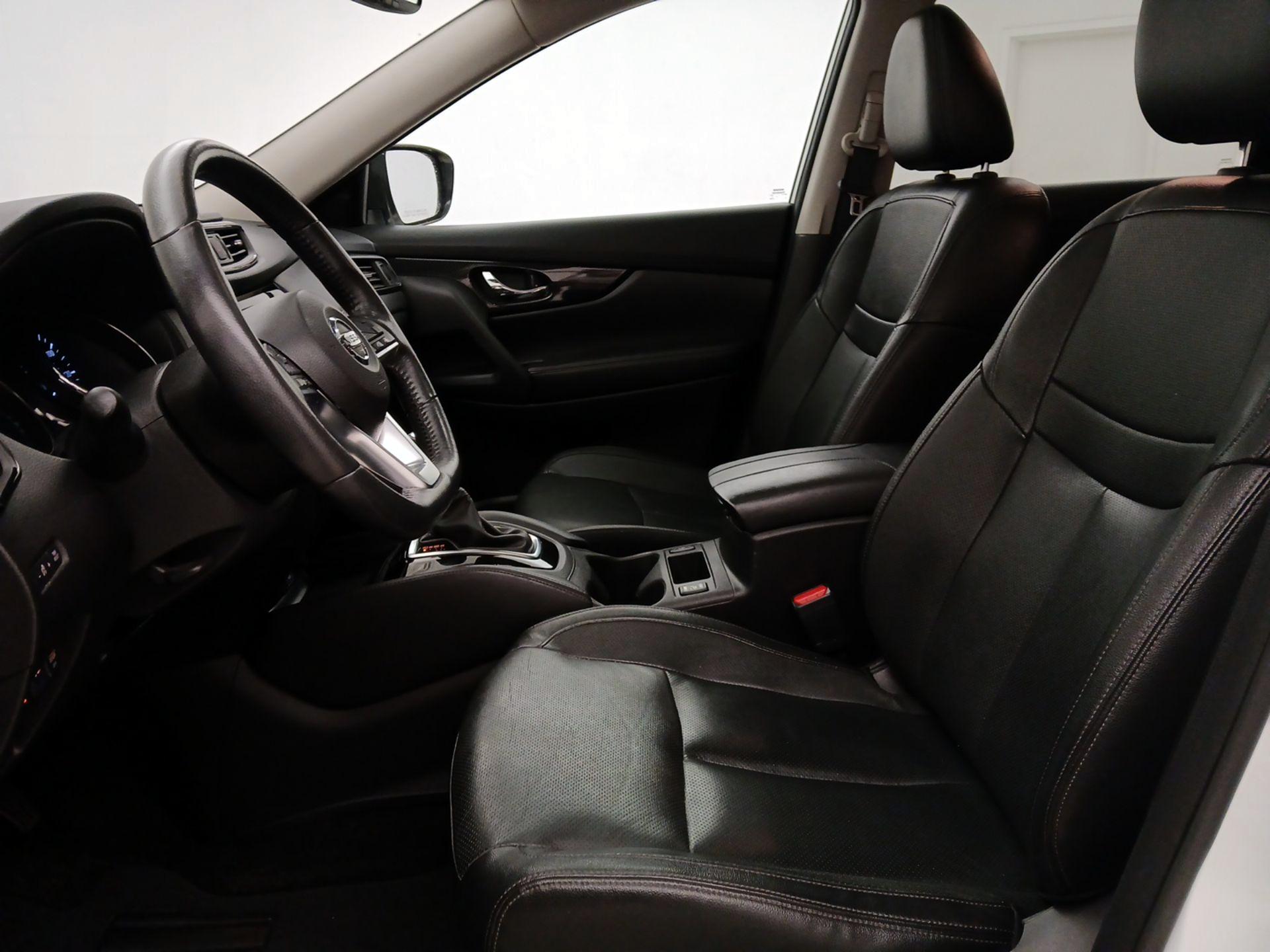 Thumbnail: 2017 Nissan Rogue - 11