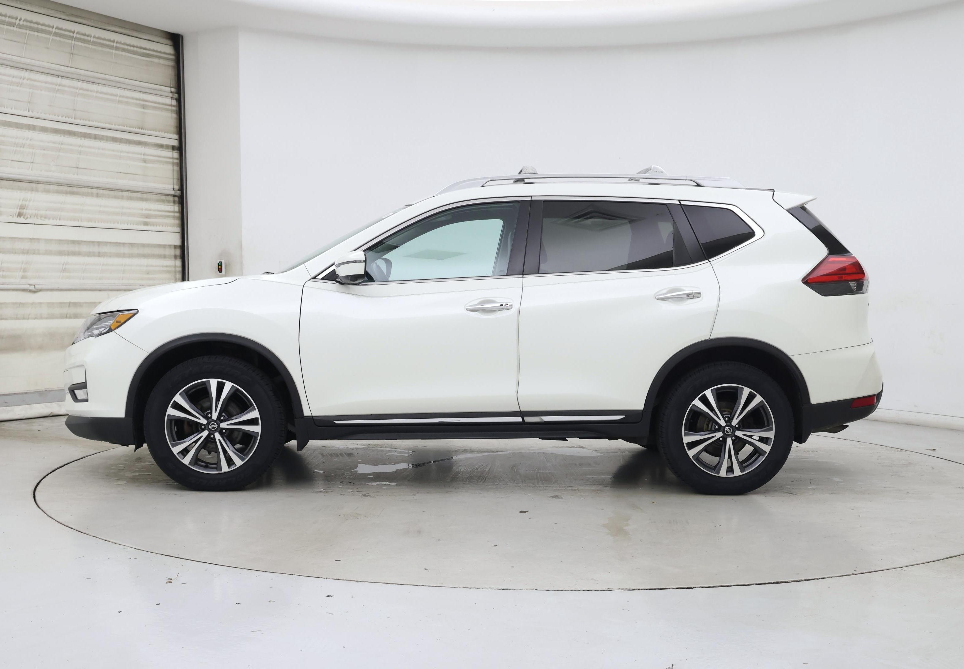 Thumbnail: 2017 Nissan Rogue - 3