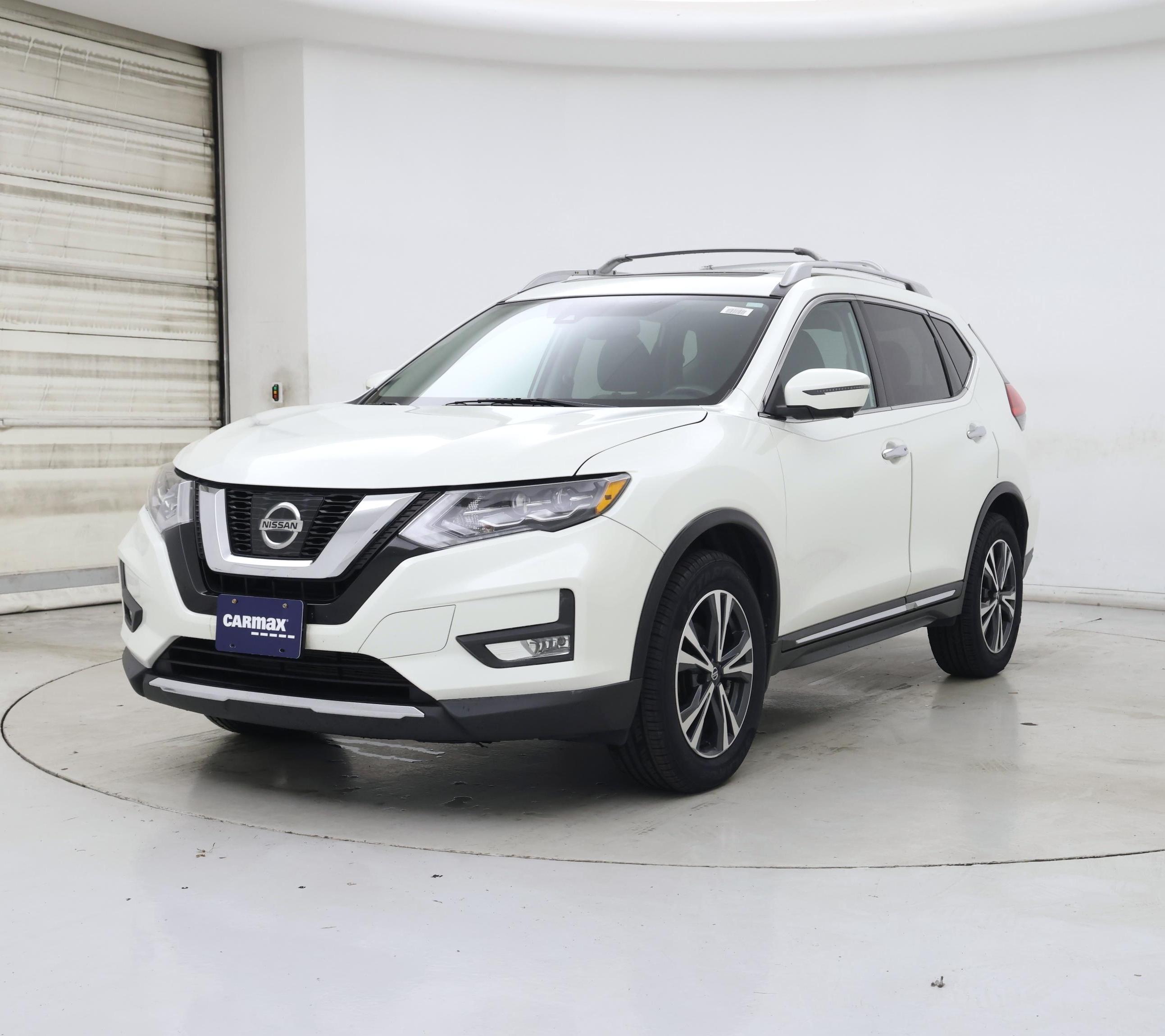 Thumbnail: 2017 Nissan Rogue - 4