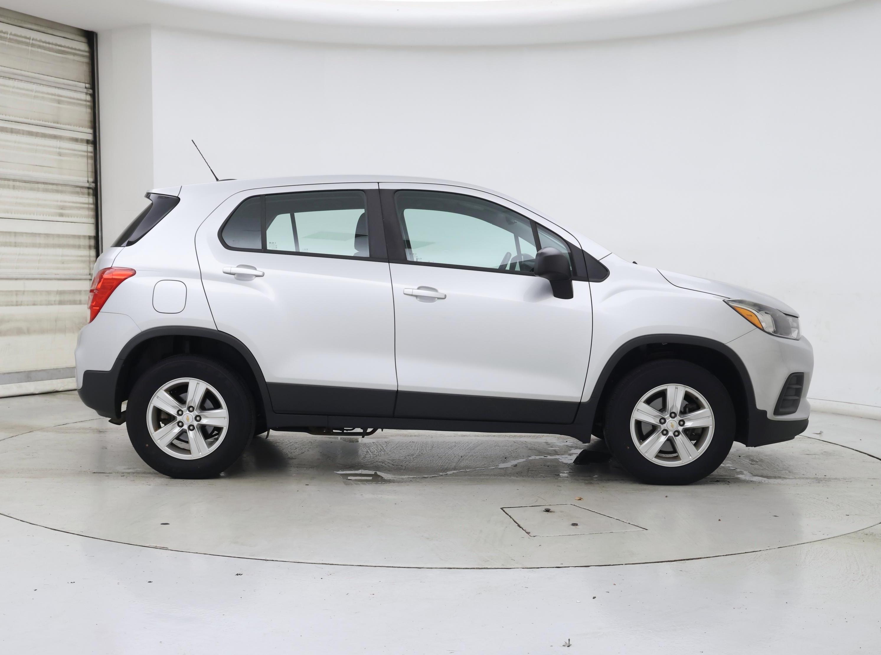 Thumbnail: 2018 Chevrolet Trax - 7