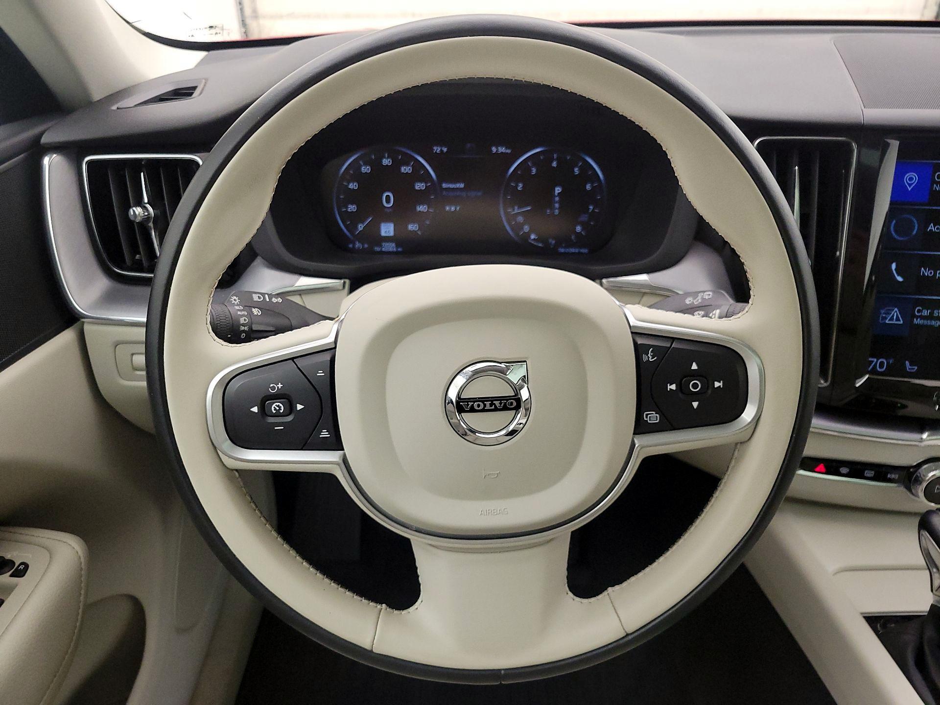 Thumbnail: 2020 Volvo XC60 - 10
