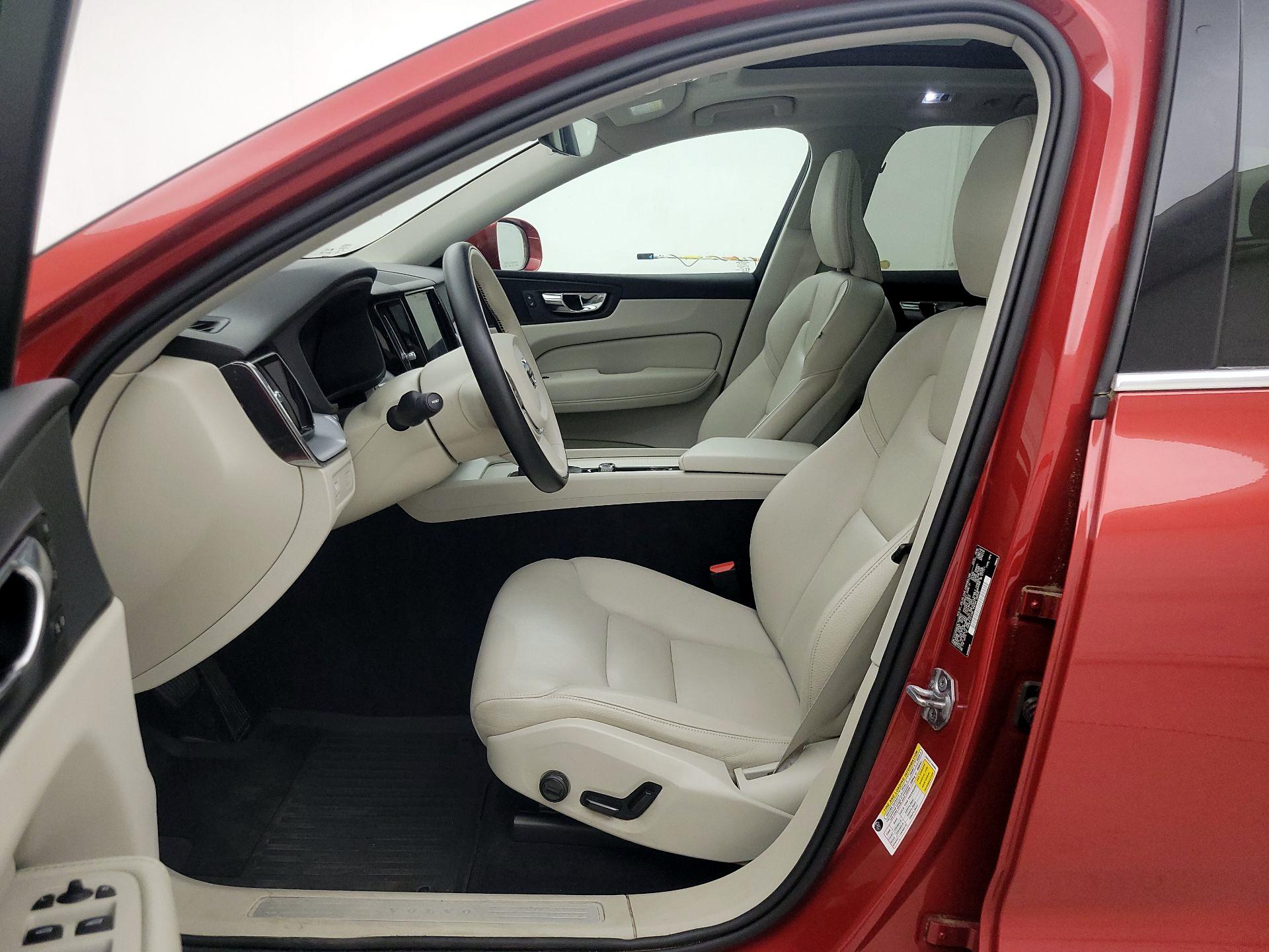 Thumbnail: 2020 Volvo XC60 - 11