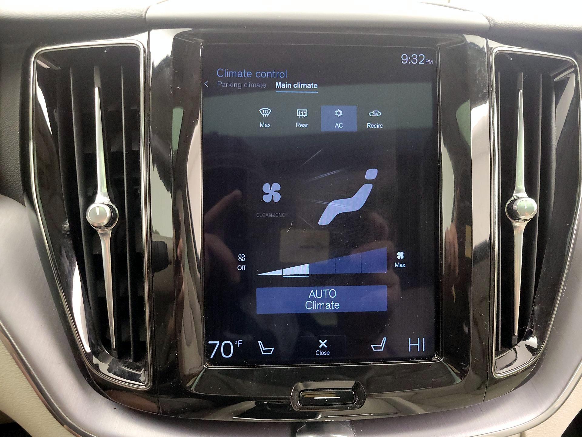 Thumbnail: 2020 Volvo XC60 - 16
