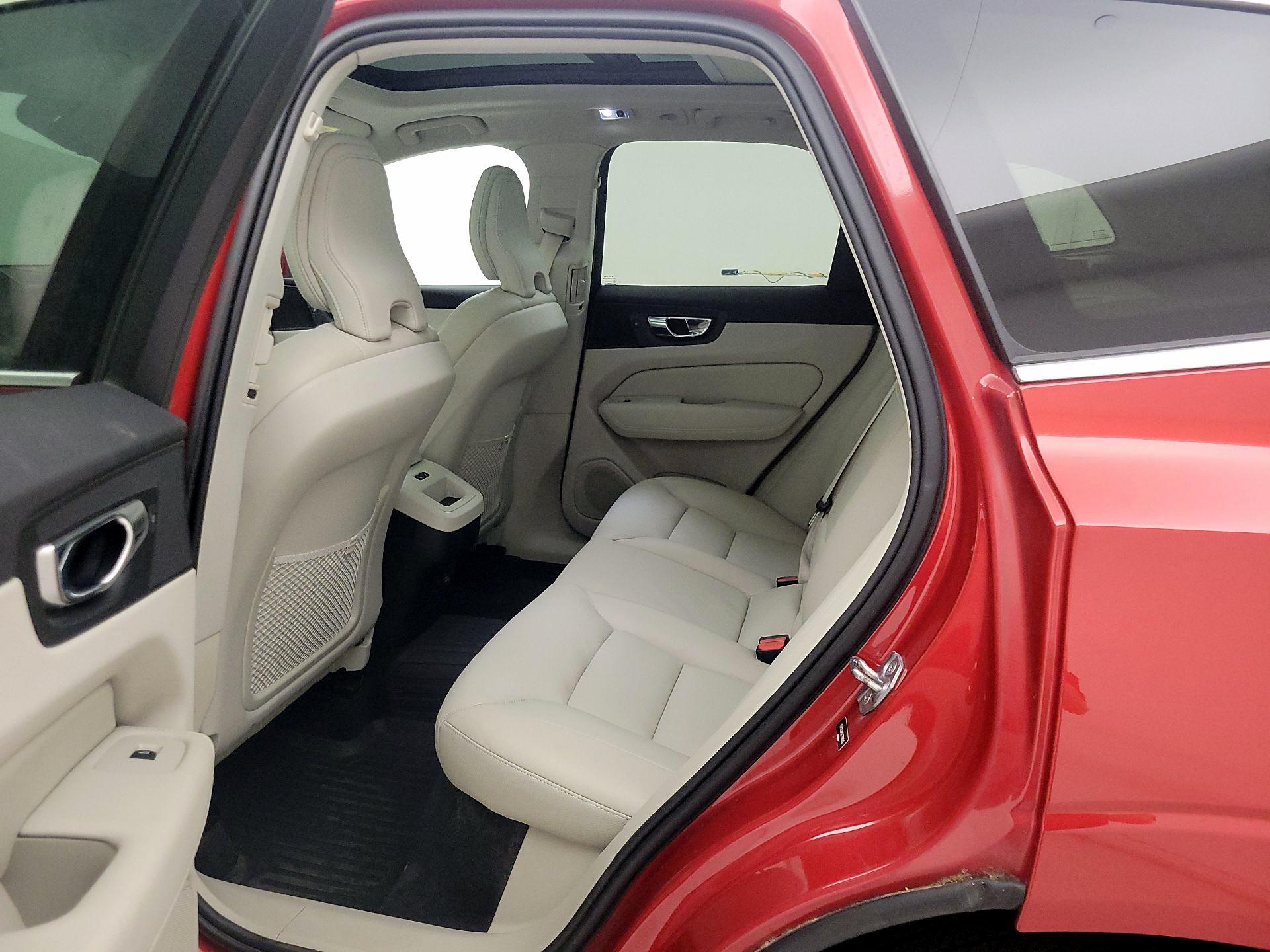 Thumbnail: 2020 Volvo XC60 - 20