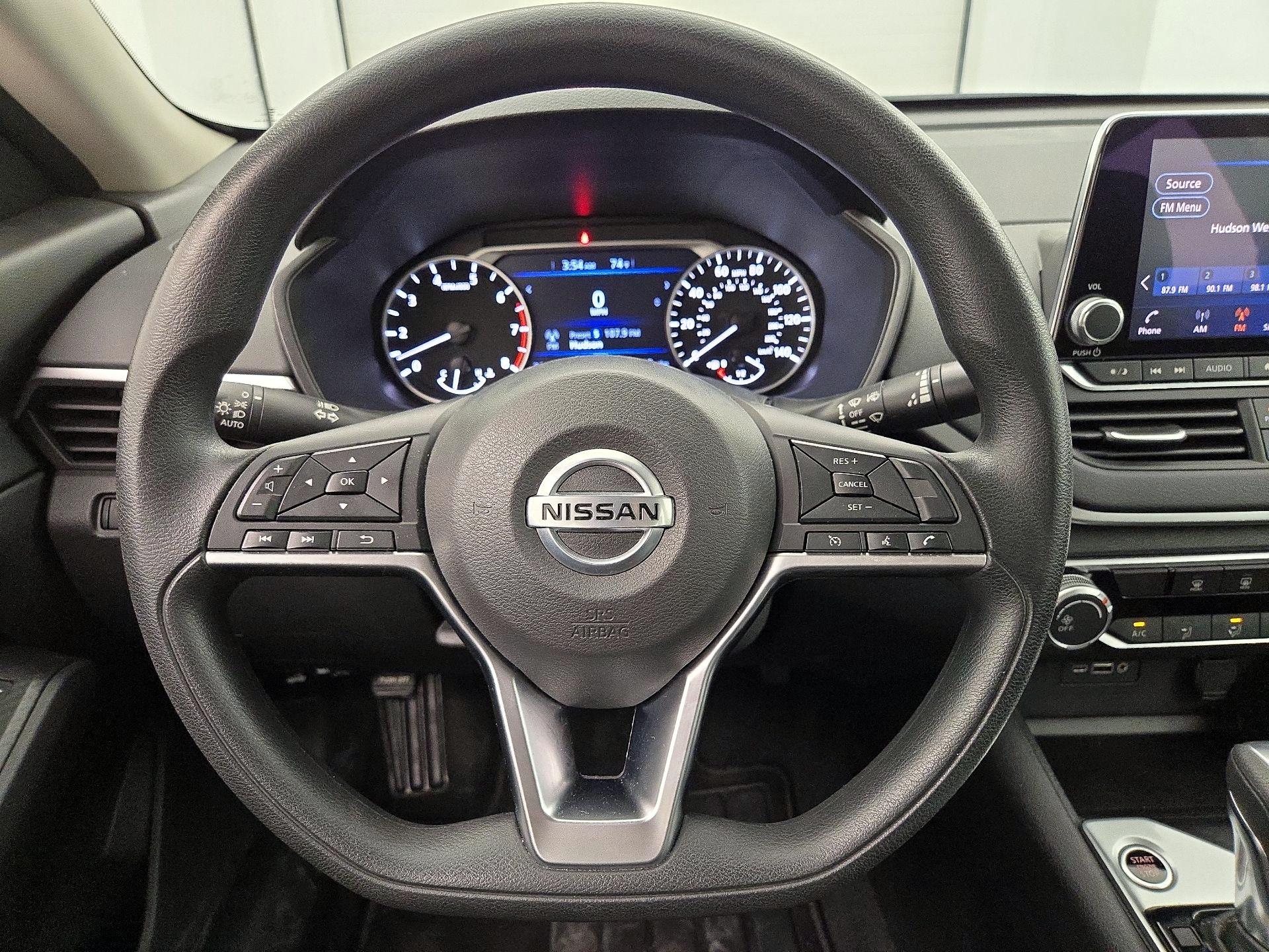 Thumbnail: 2020 Nissan Altima - 10