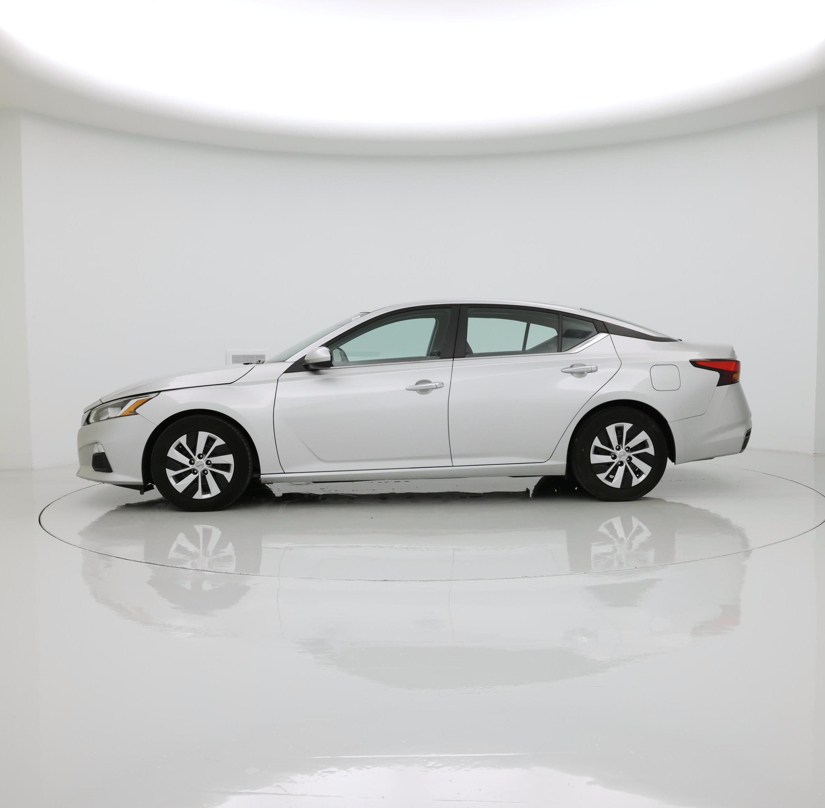 Thumbnail: 2020 Nissan Altima - 3