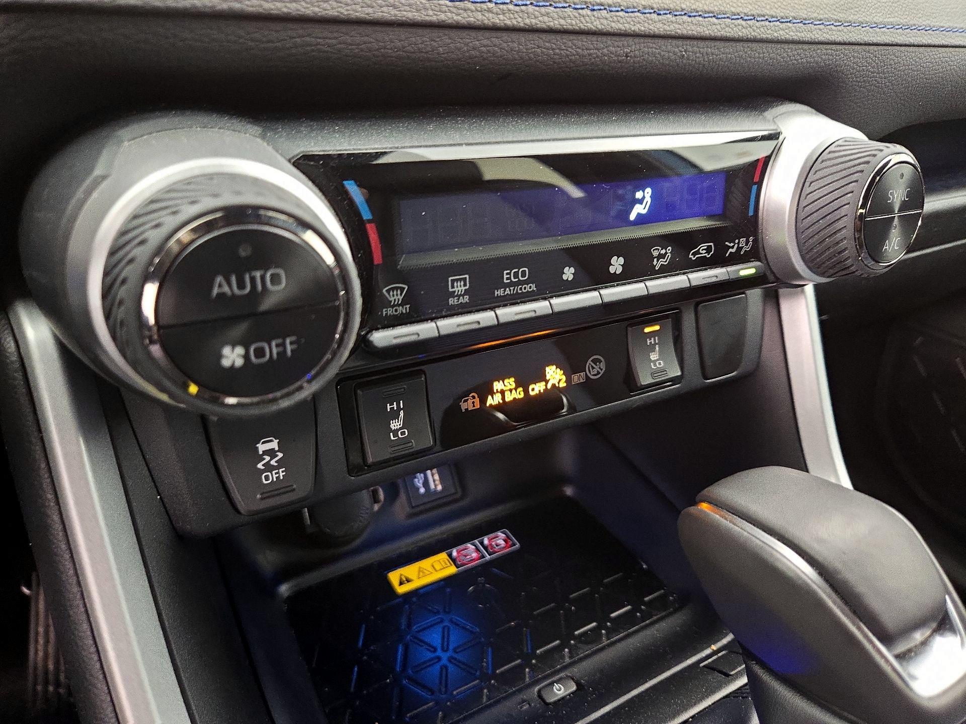 Thumbnail: 2023 Toyota RAV4 - 17