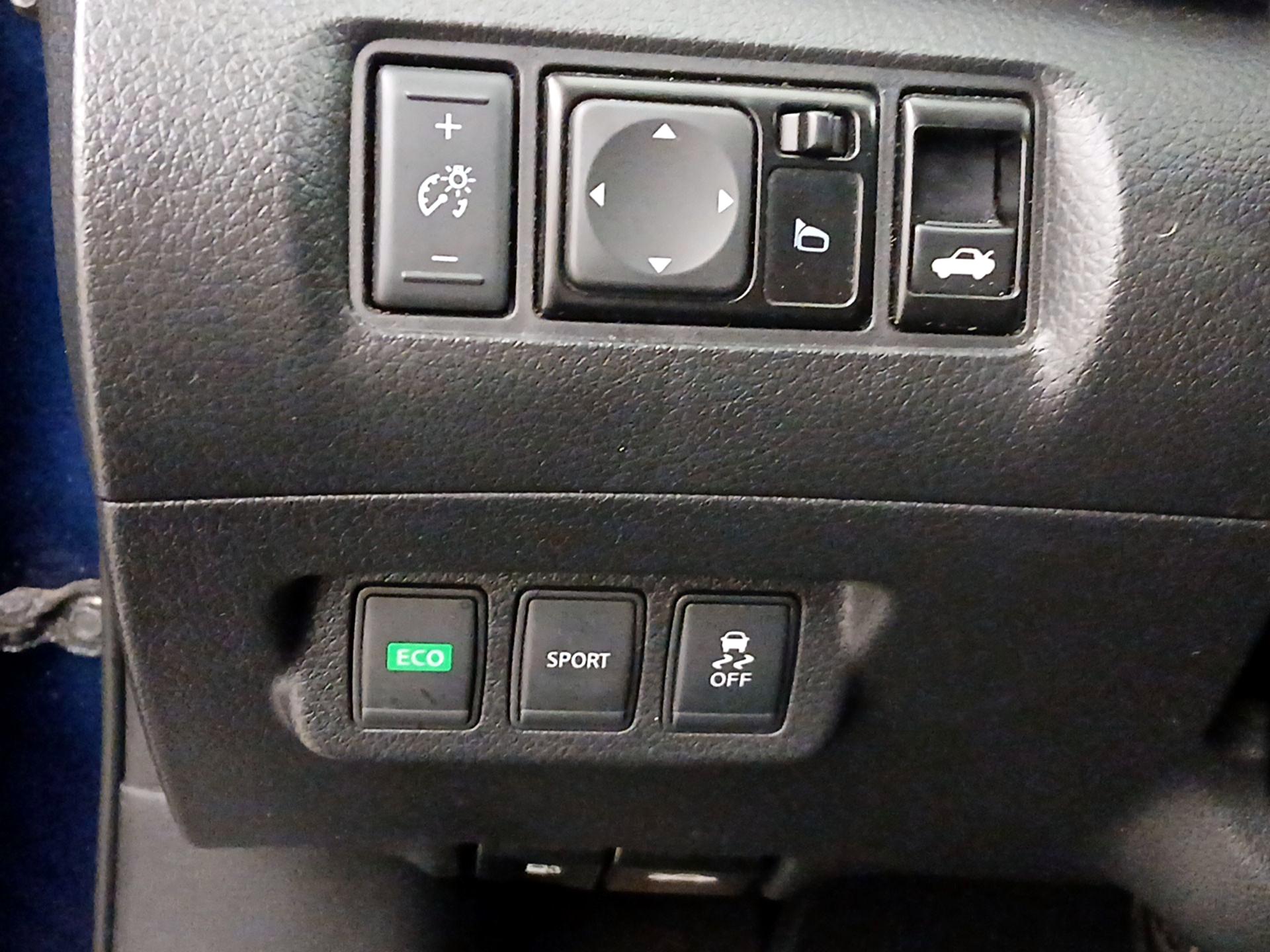 Thumbnail: 2016 Nissan Sentra - 11