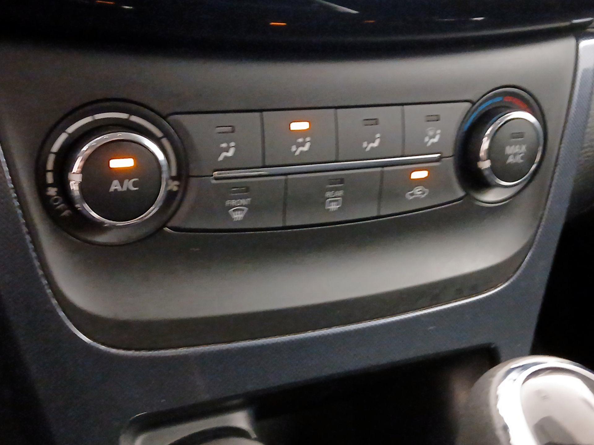Thumbnail: 2016 Nissan Sentra - 14