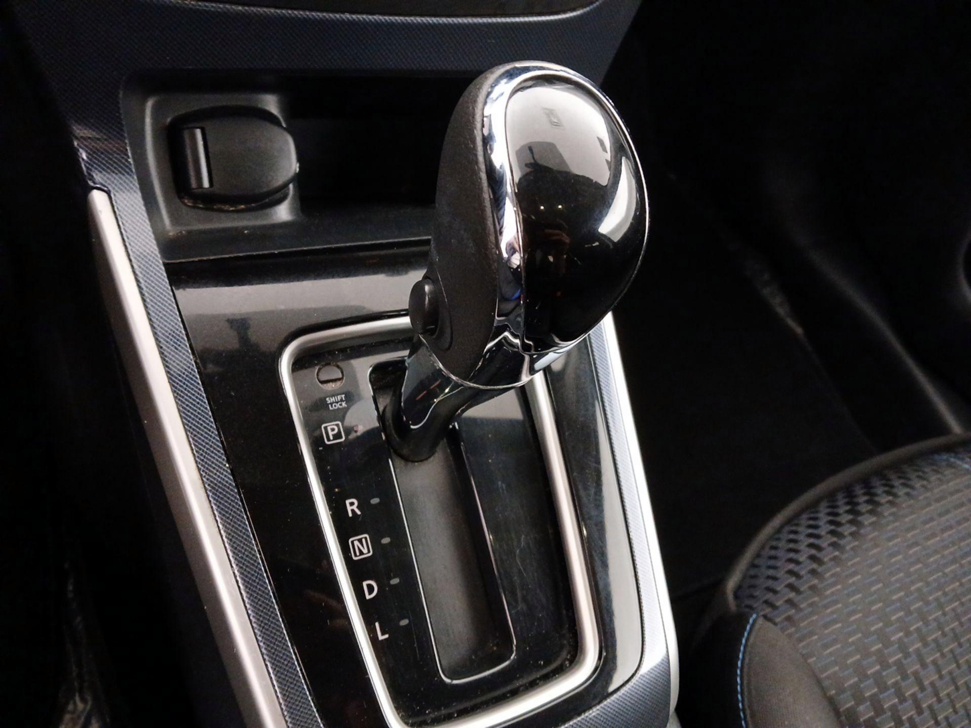 Thumbnail: 2016 Nissan Sentra - 15