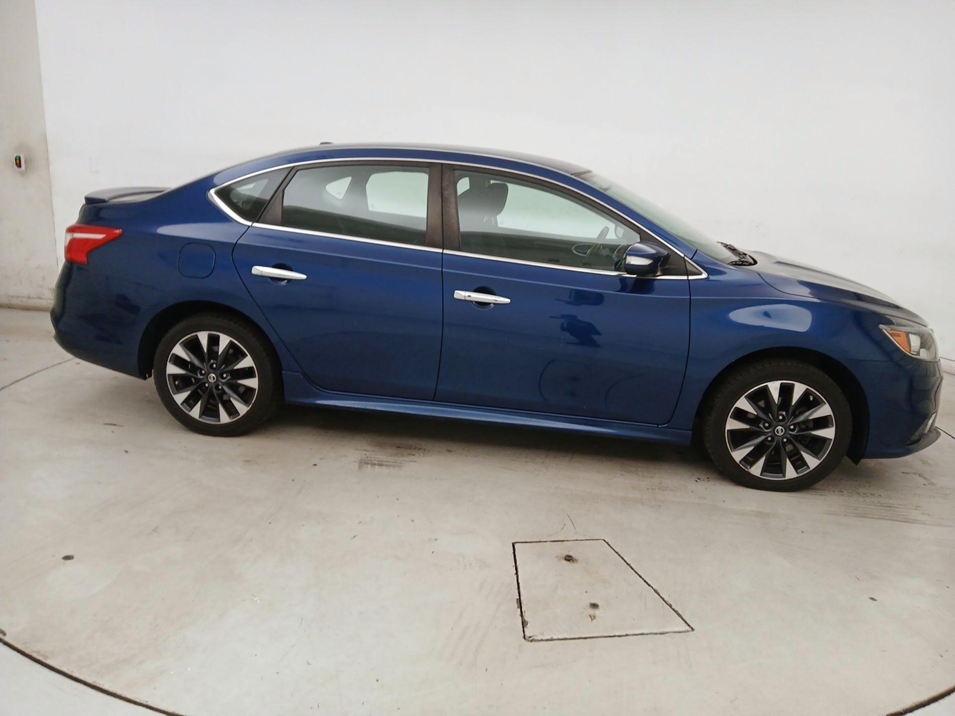Thumbnail: 2016 Nissan Sentra - 4