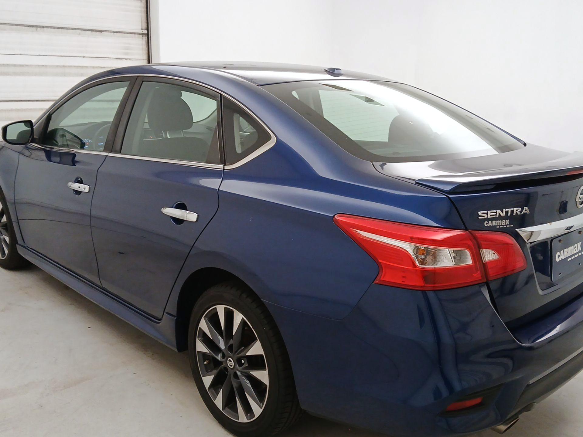 Thumbnail: 2016 Nissan Sentra - 7