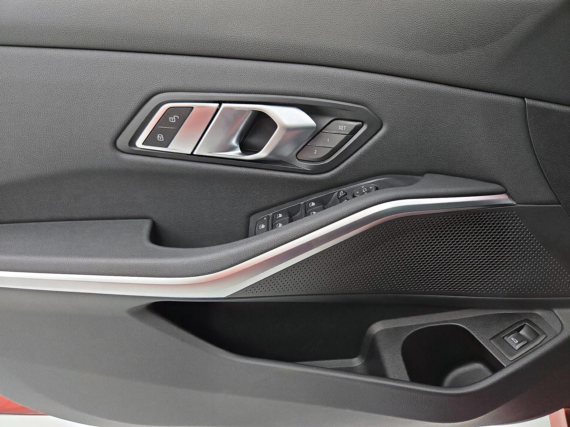 Thumbnail: 2021 BMW 3 Series - 12