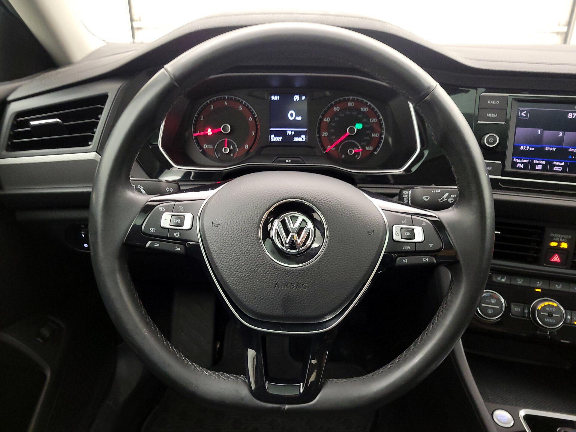 Thumbnail: 2019 Volkswagen Jetta - 10