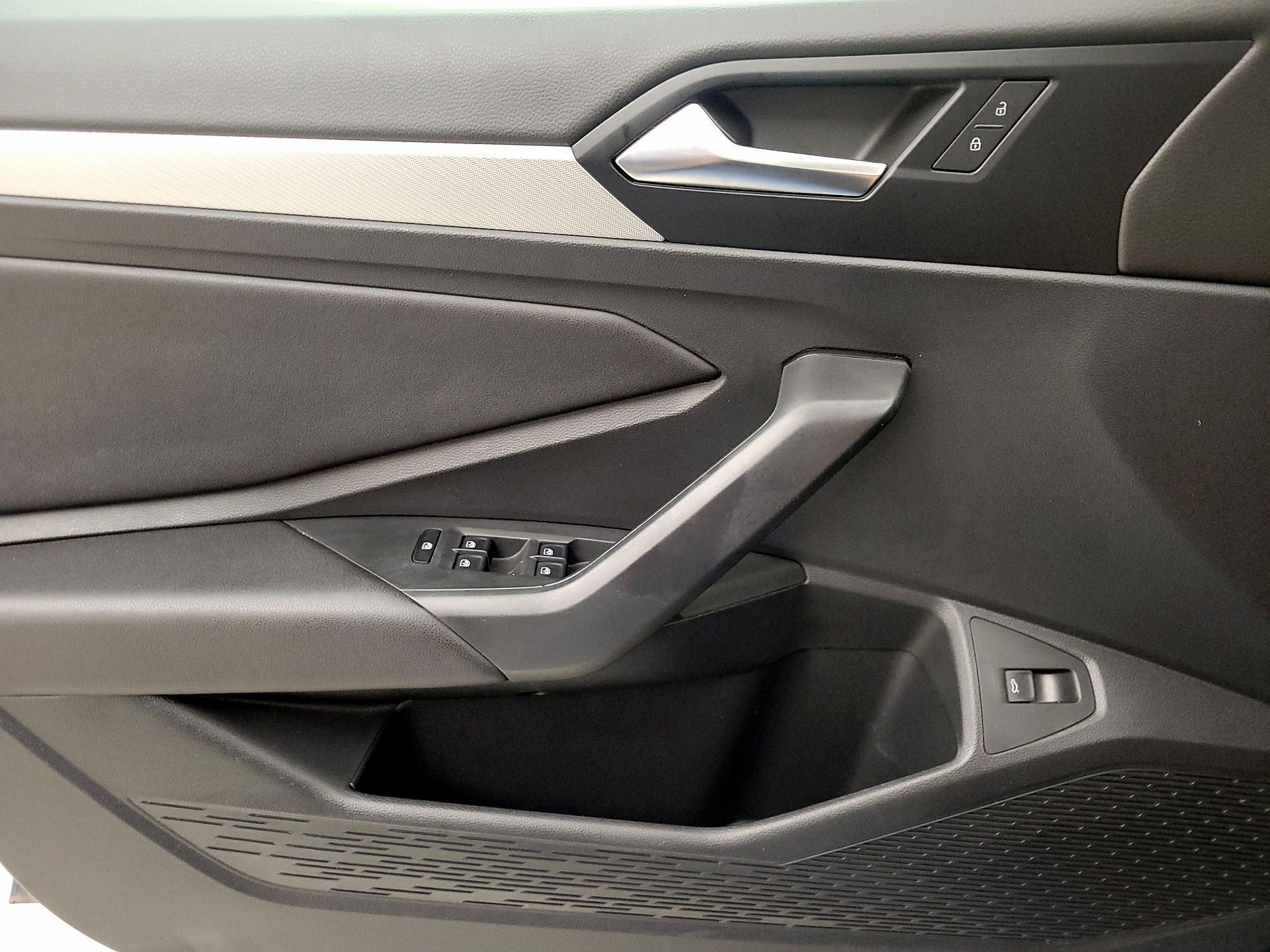 Thumbnail: 2019 Volkswagen Jetta - 12