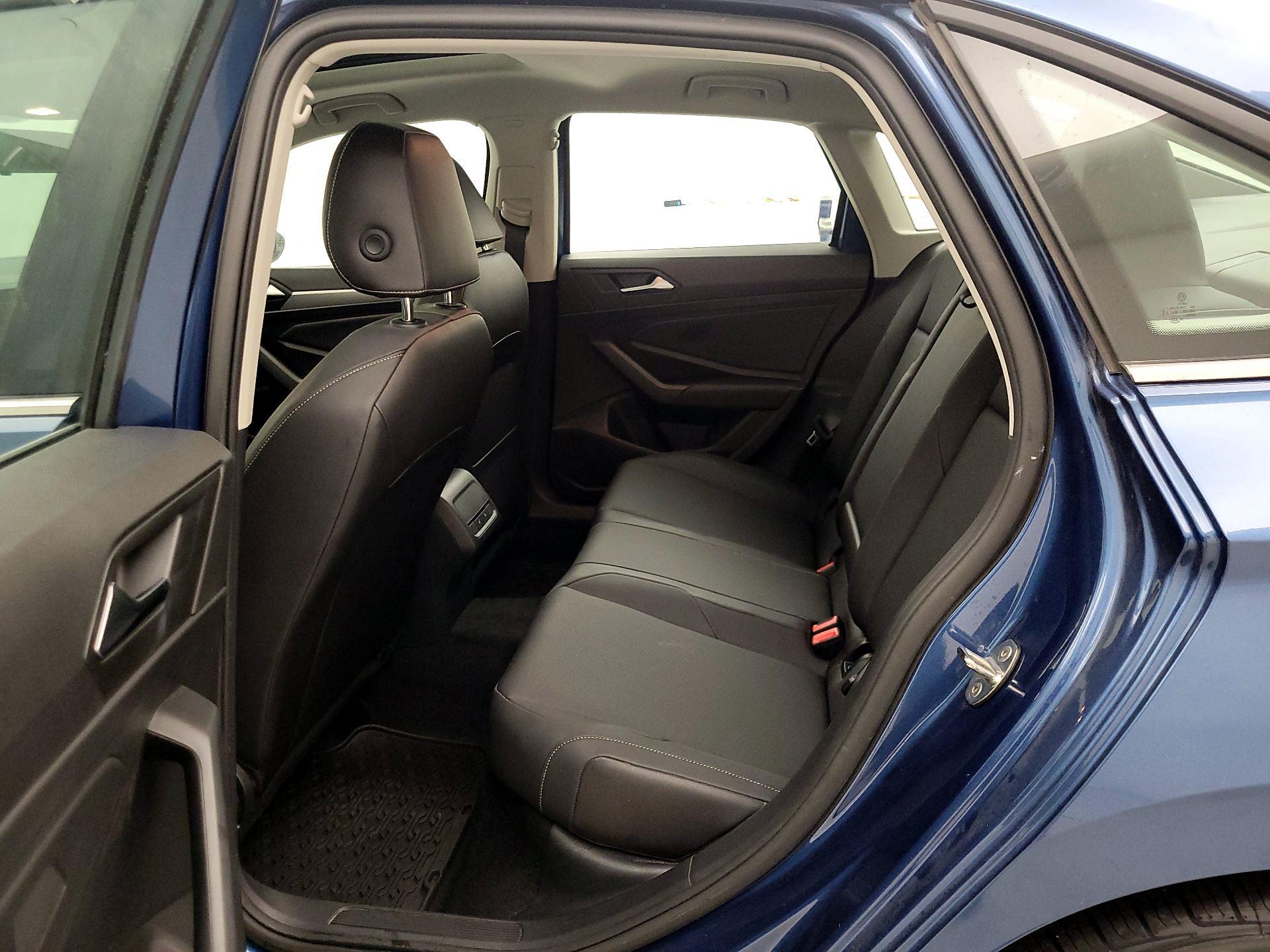 Thumbnail: 2019 Volkswagen Jetta - 20