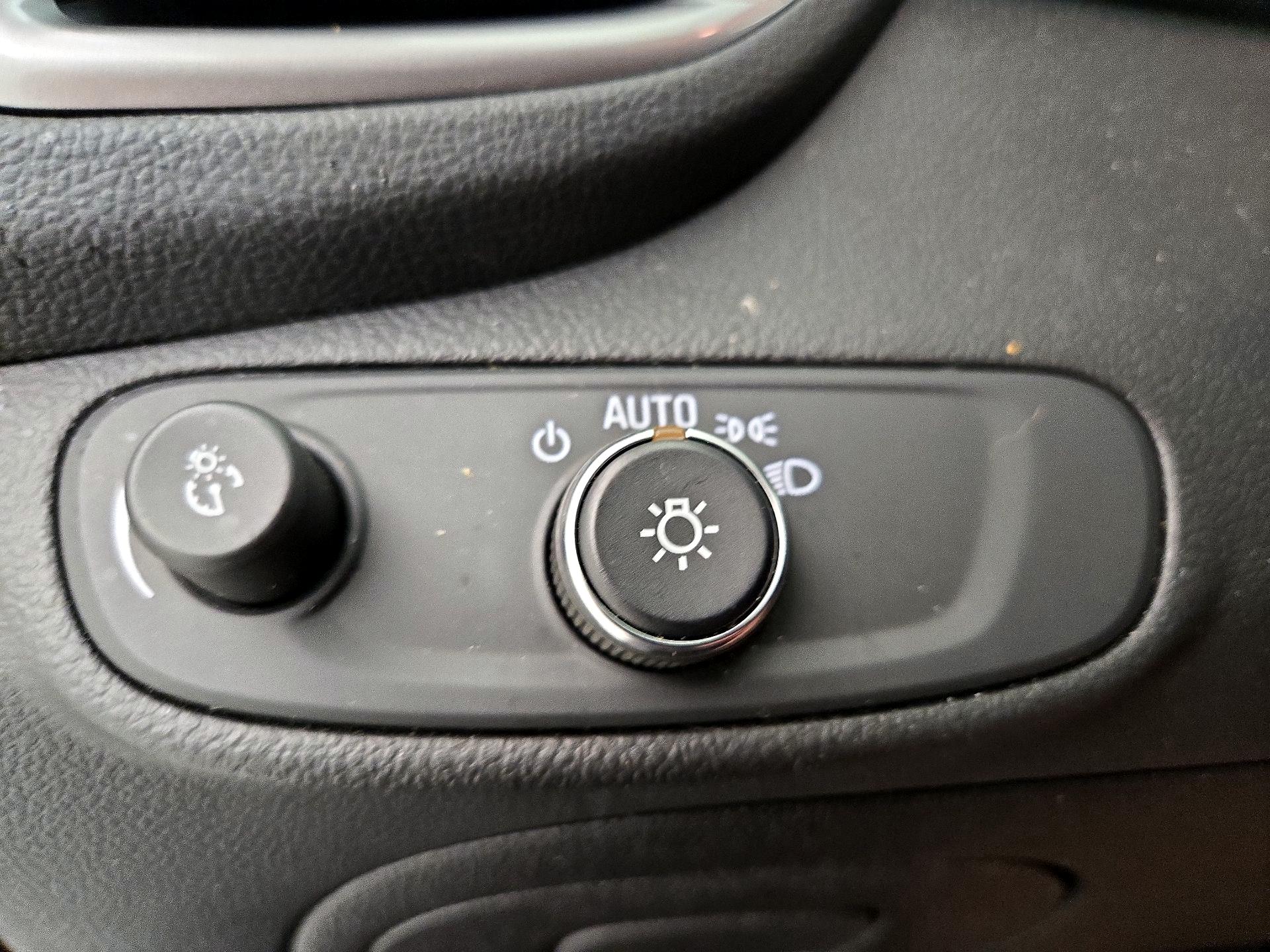 Thumbnail: 2021 Chevrolet Trax - 13