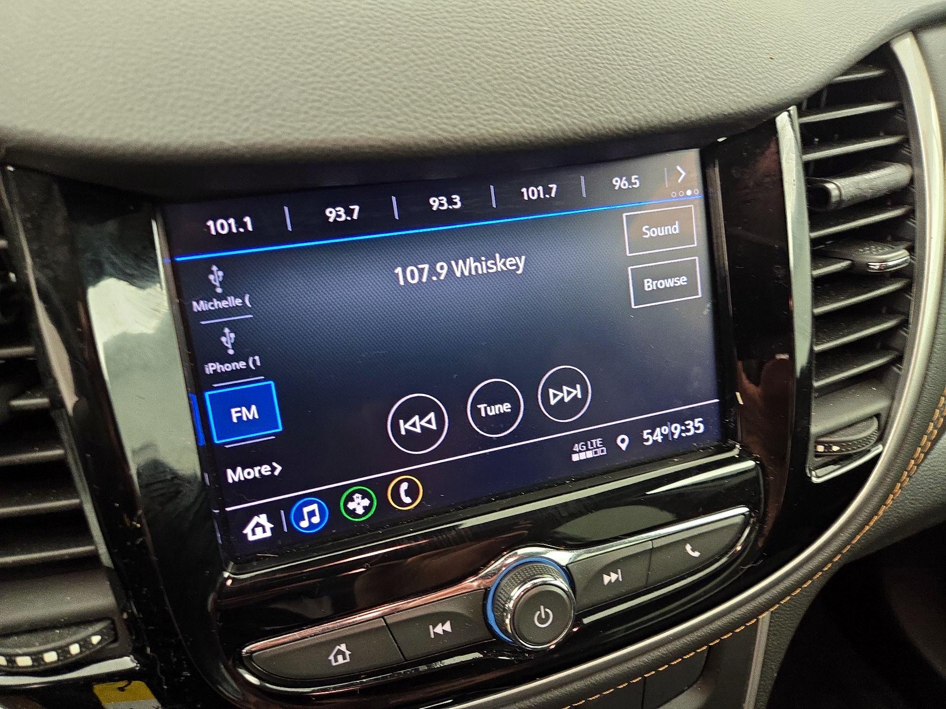 Thumbnail: 2021 Chevrolet Trax - 15