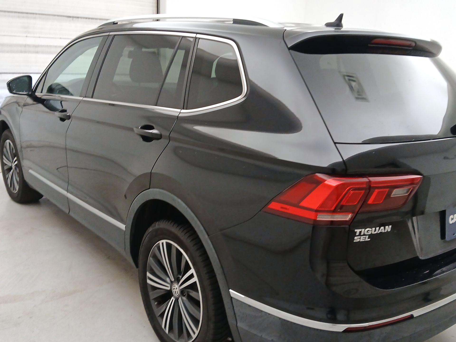 Thumbnail: 2018 Volkswagen Tiguan - 7