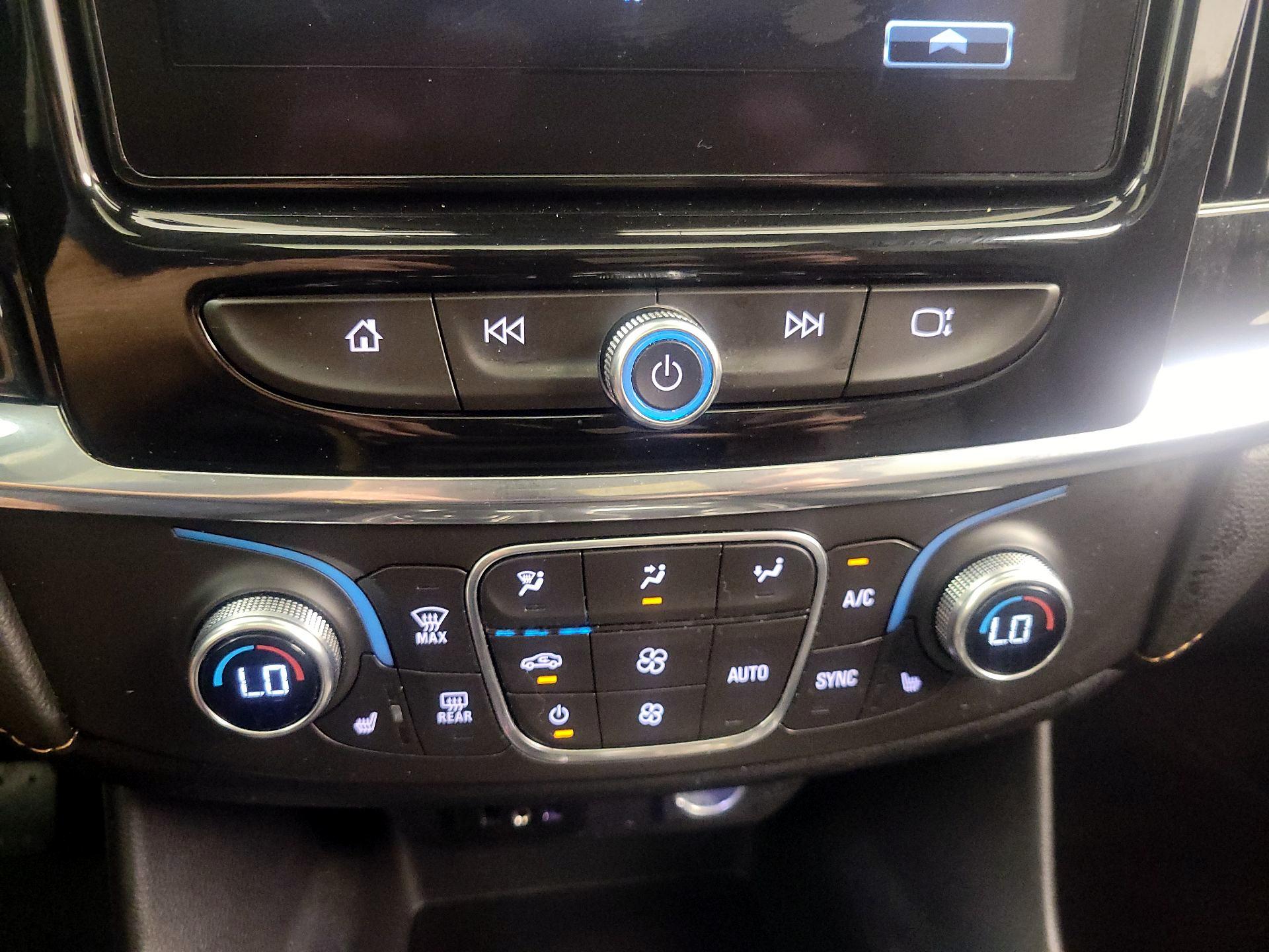 Thumbnail: 2018 Chevrolet Traverse - 16