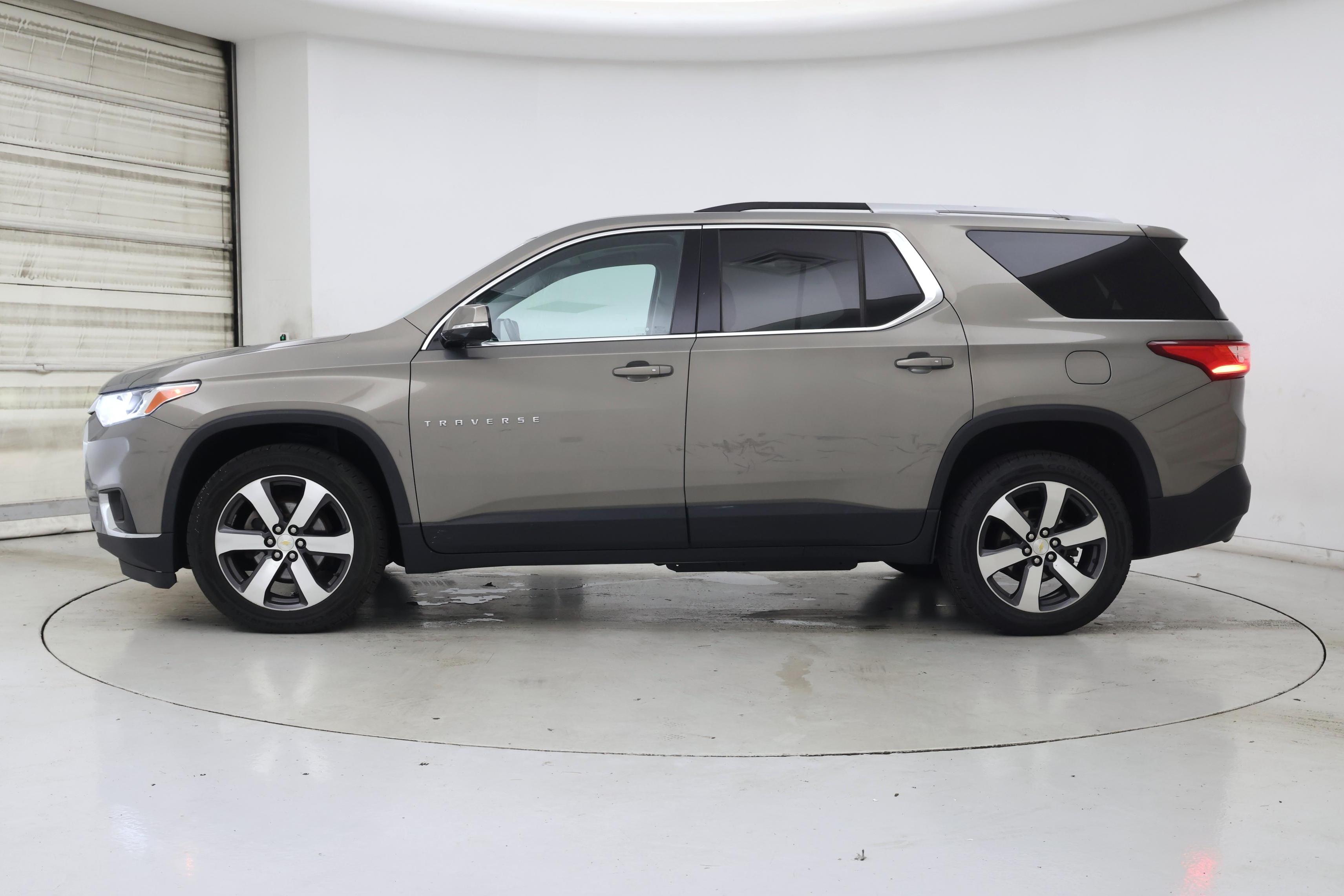 Thumbnail: 2018 Chevrolet Traverse - 3