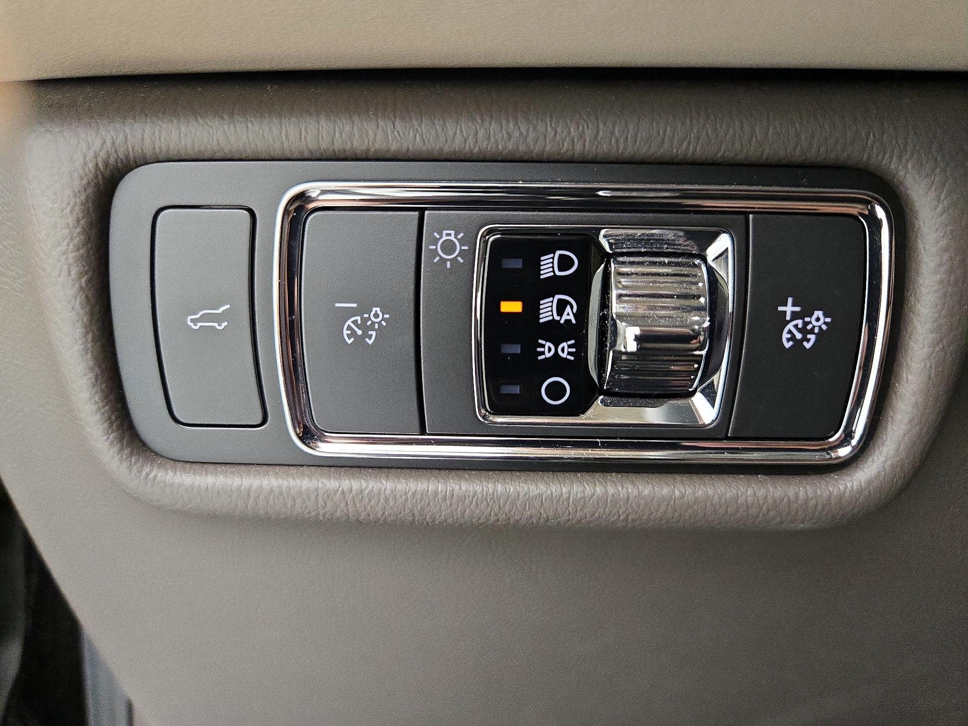 Thumbnail: 2022 Lincoln Aviator - 13