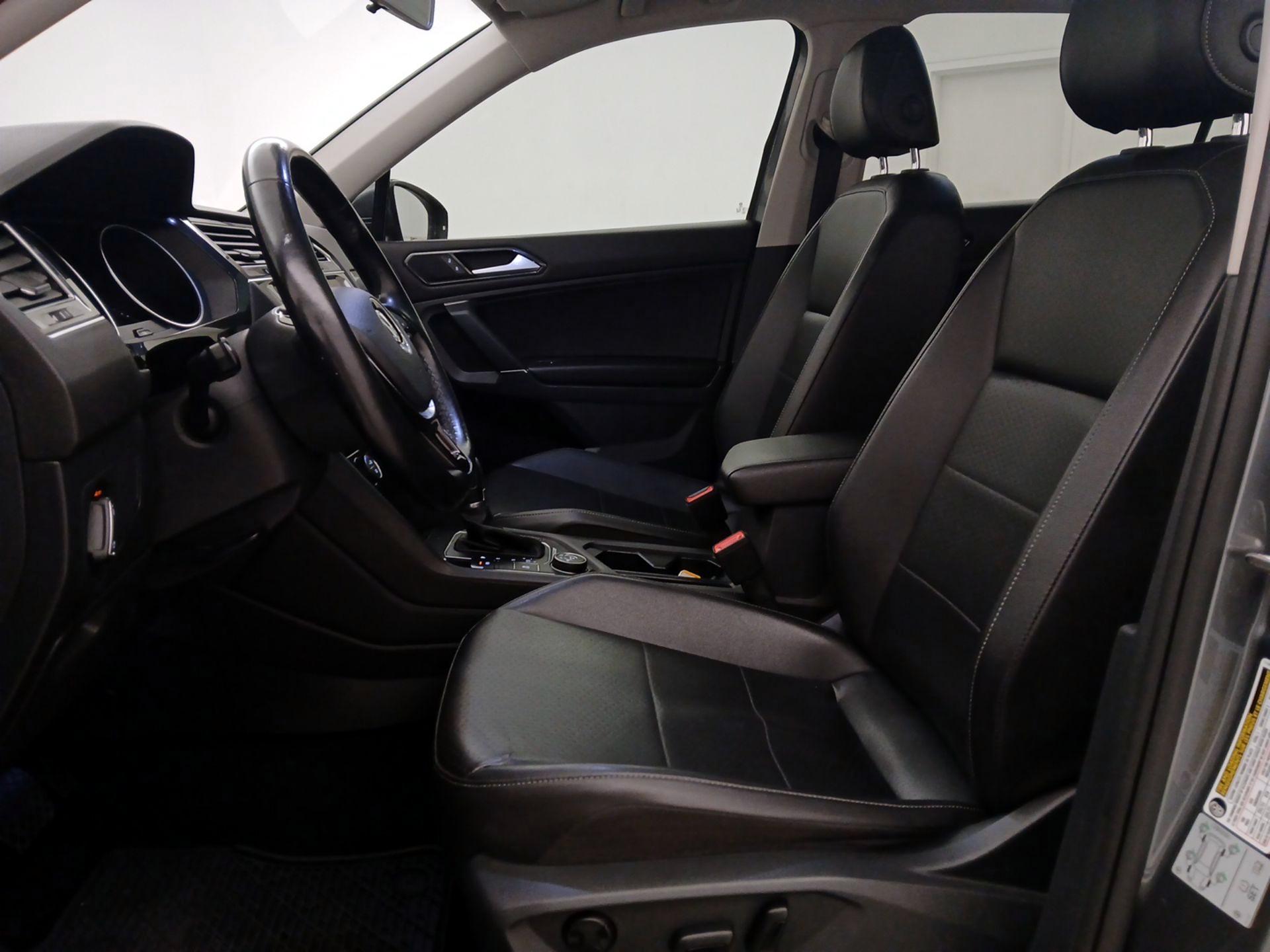 Thumbnail: 2018 Volkswagen Tiguan - 11