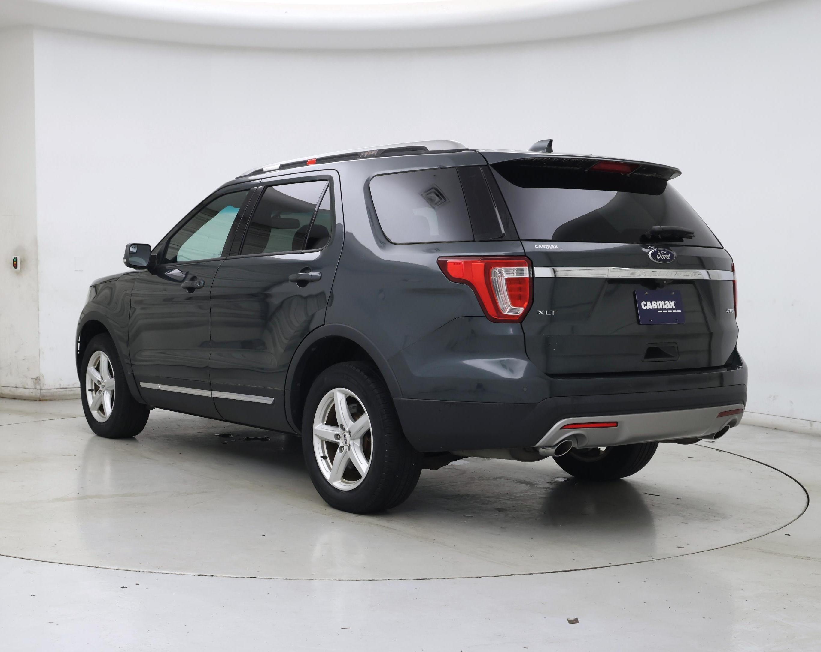 Thumbnail: 2016 Ford Explorer - 2