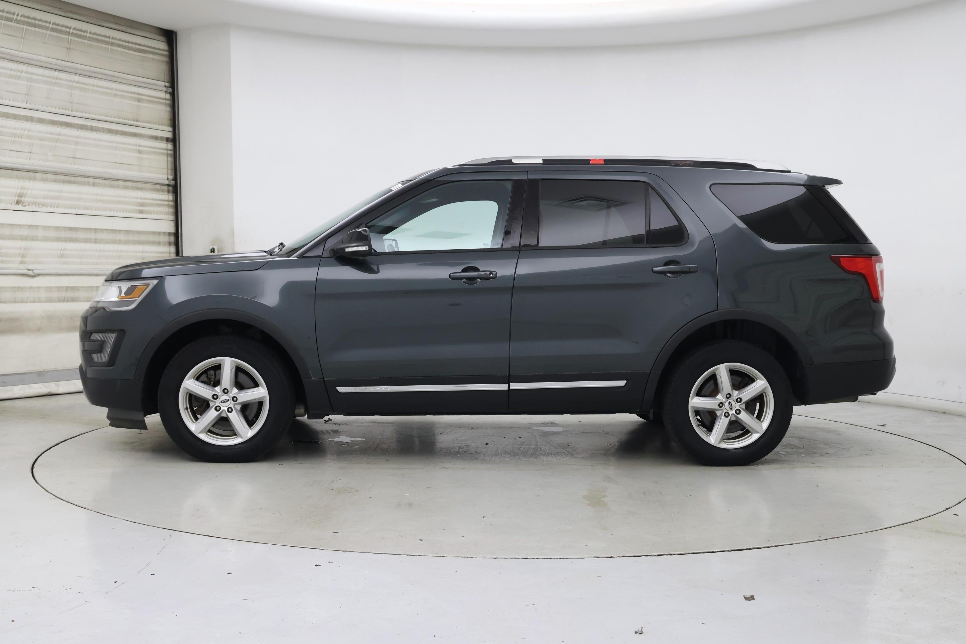 Thumbnail: 2016 Ford Explorer - 3