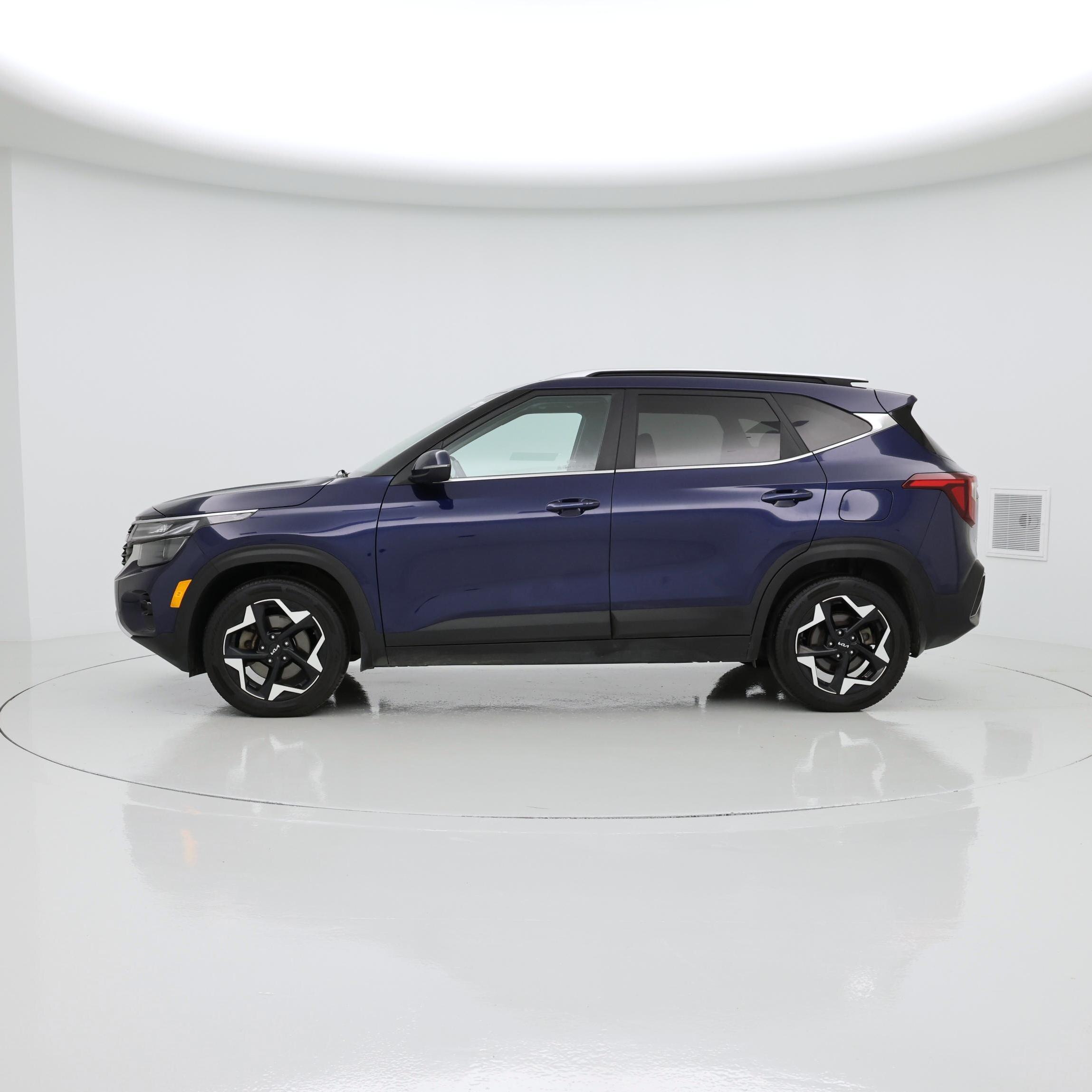 Thumbnail: 2024 Kia Seltos - 3