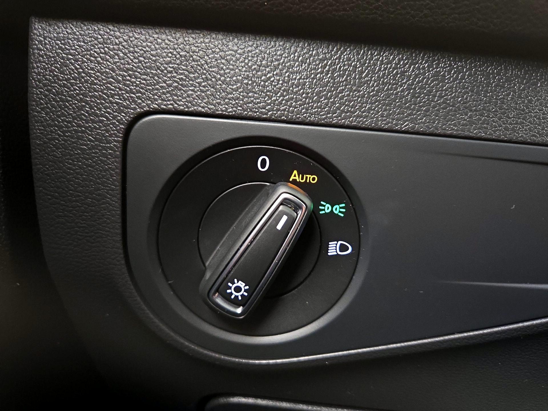 Thumbnail: 2023 Volkswagen Tiguan - 13