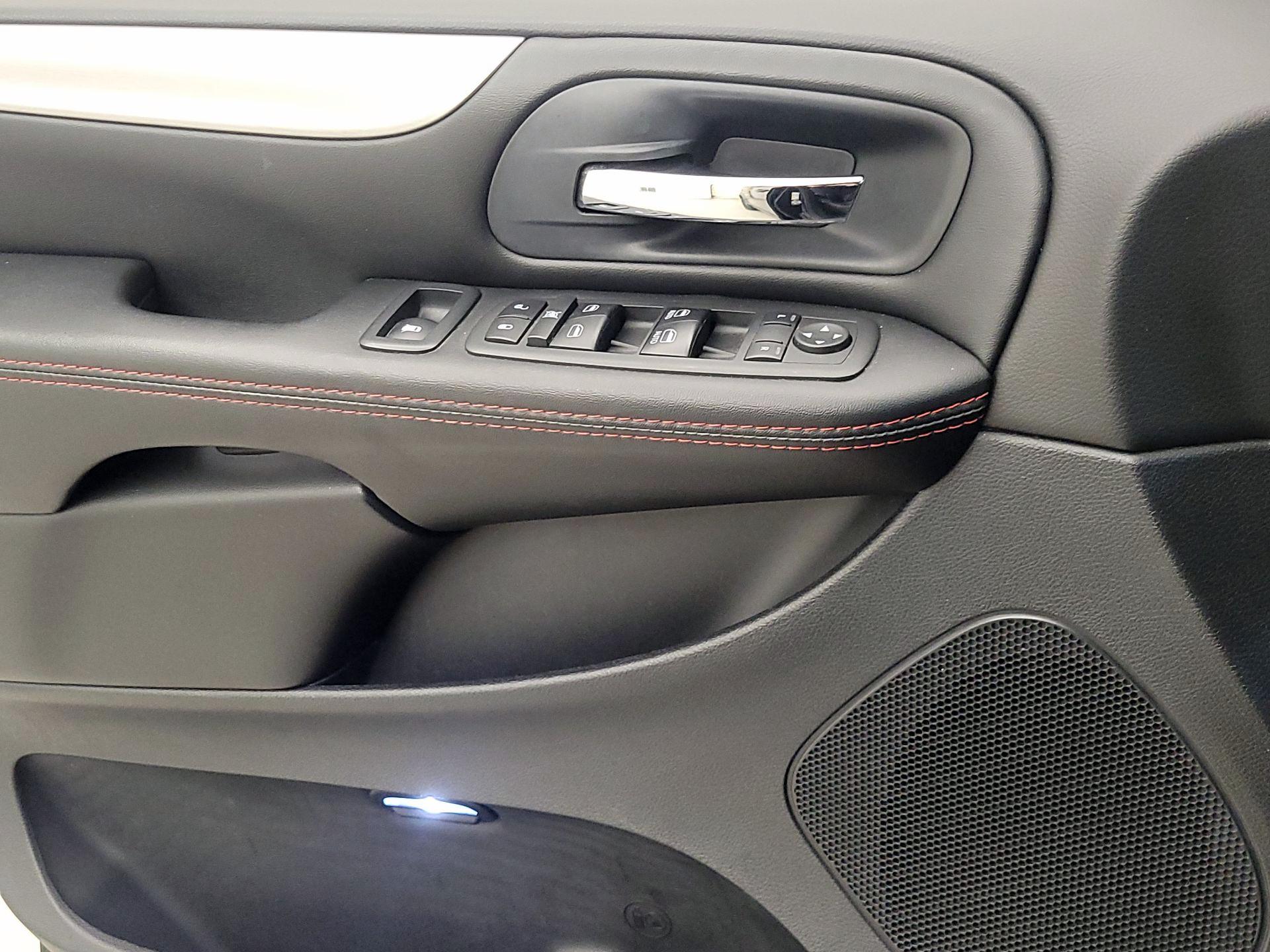 Thumbnail: 2019 Dodge Grand Caravan - 12