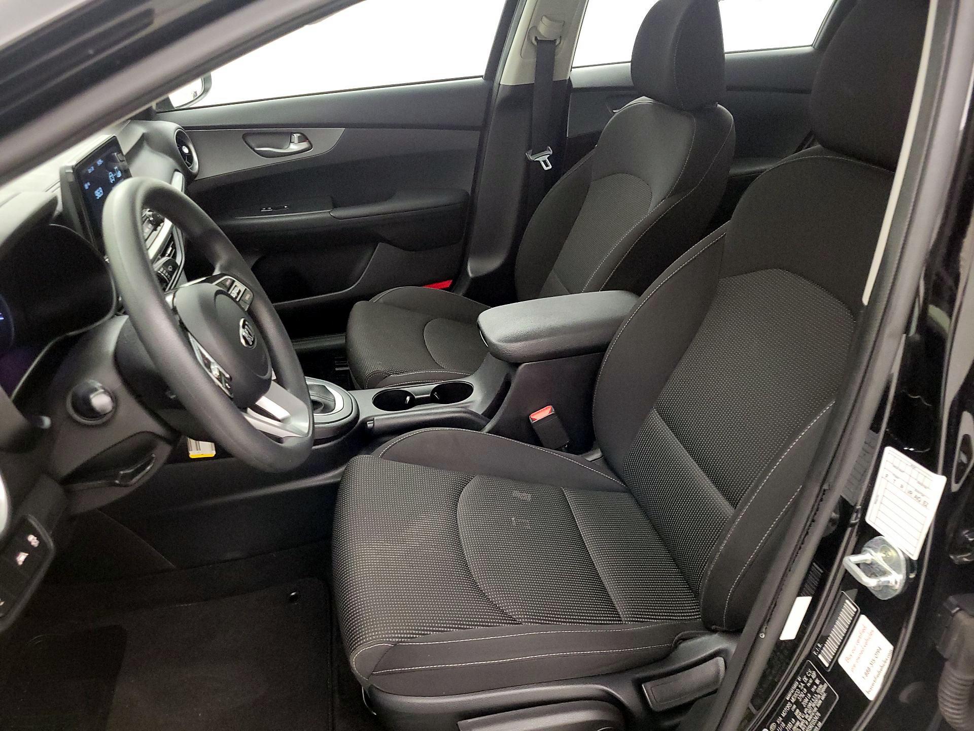 Thumbnail: 2019 Kia Forte - 9