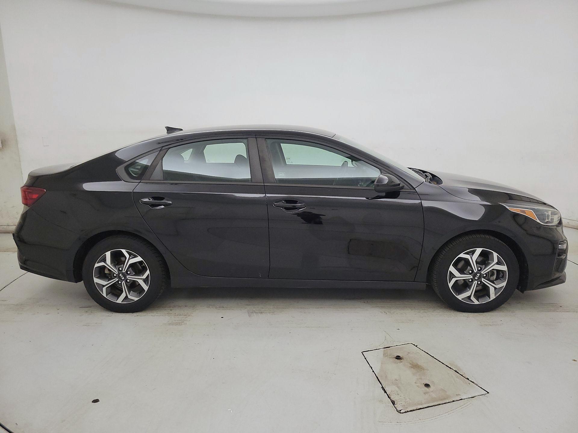 Thumbnail: 2019 Kia Forte - 4