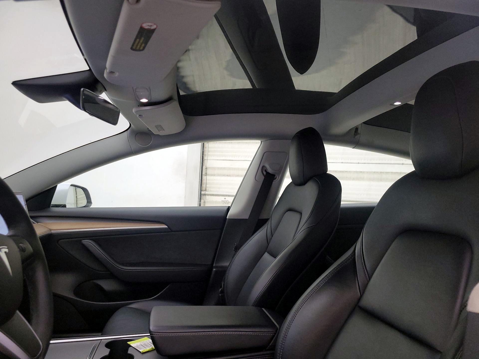 Thumbnail: 2021 Tesla Model 3 - 17