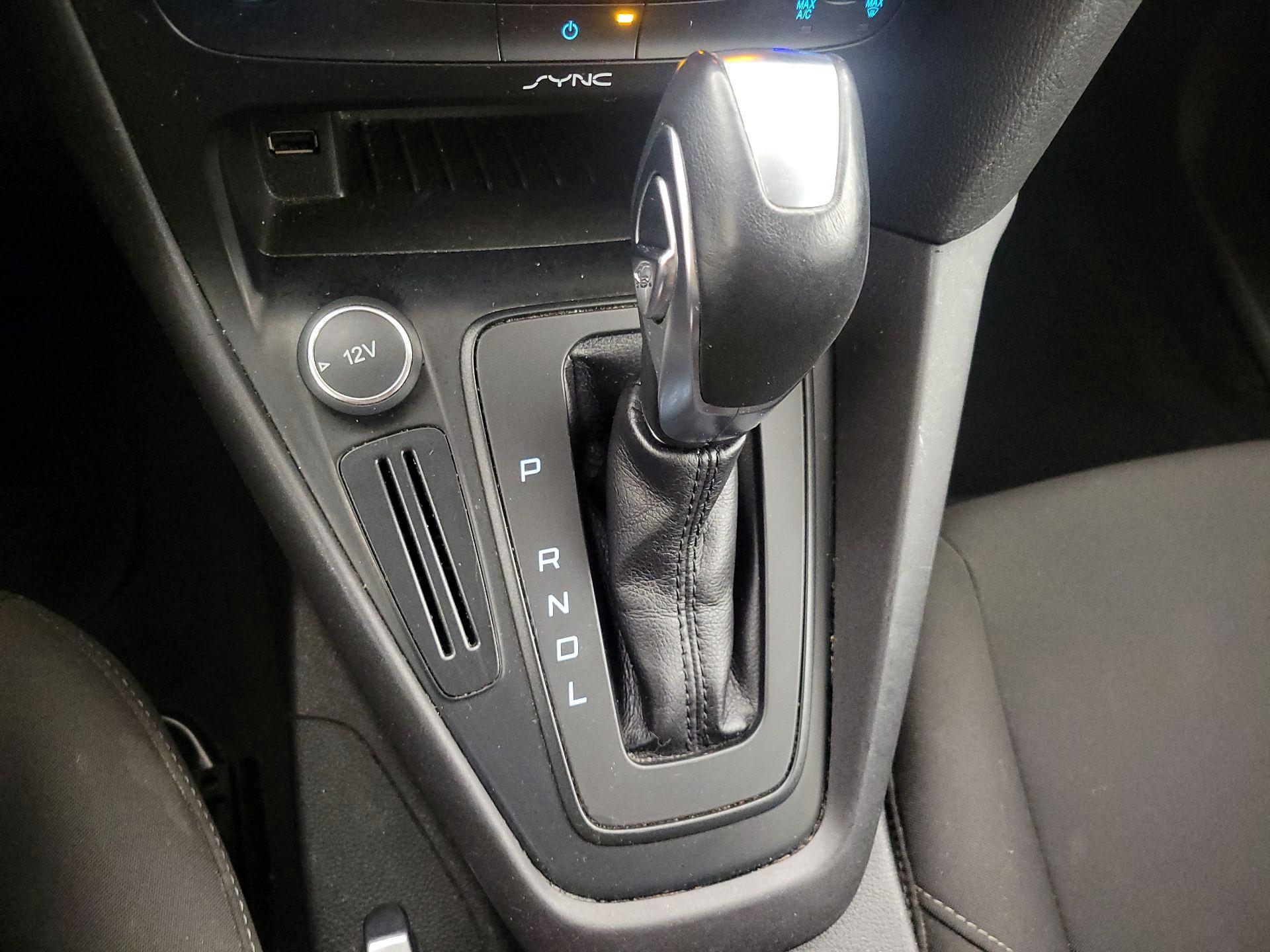 Thumbnail: 2015 Ford Focus - 17