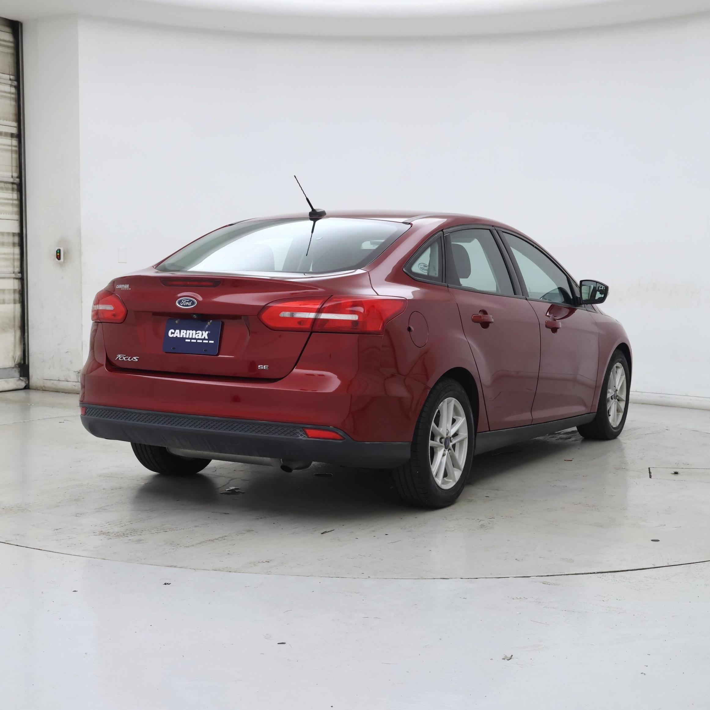 Thumbnail: 2015 Ford Focus - 8