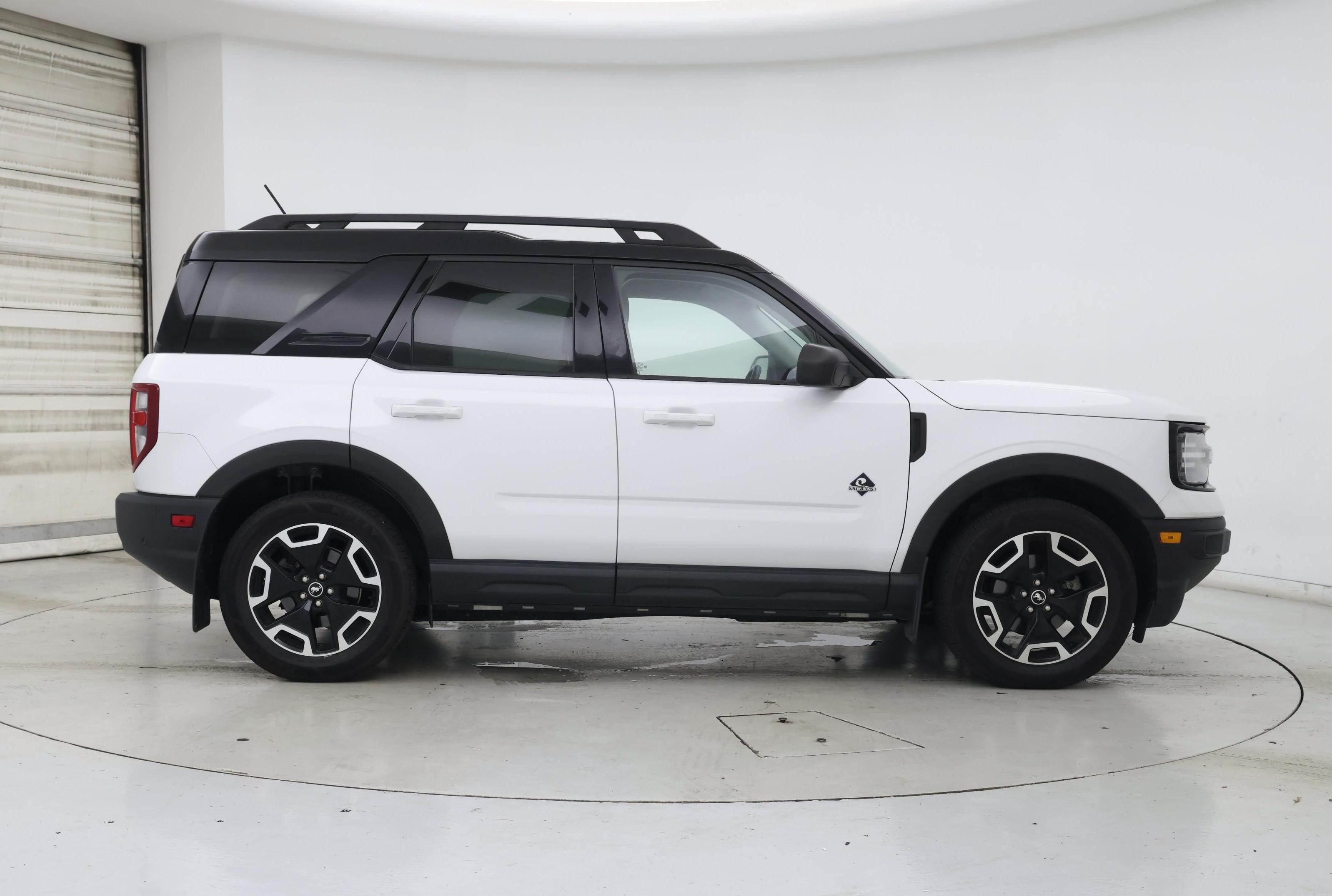 Thumbnail: 2022 Ford Bronco Sport - 7