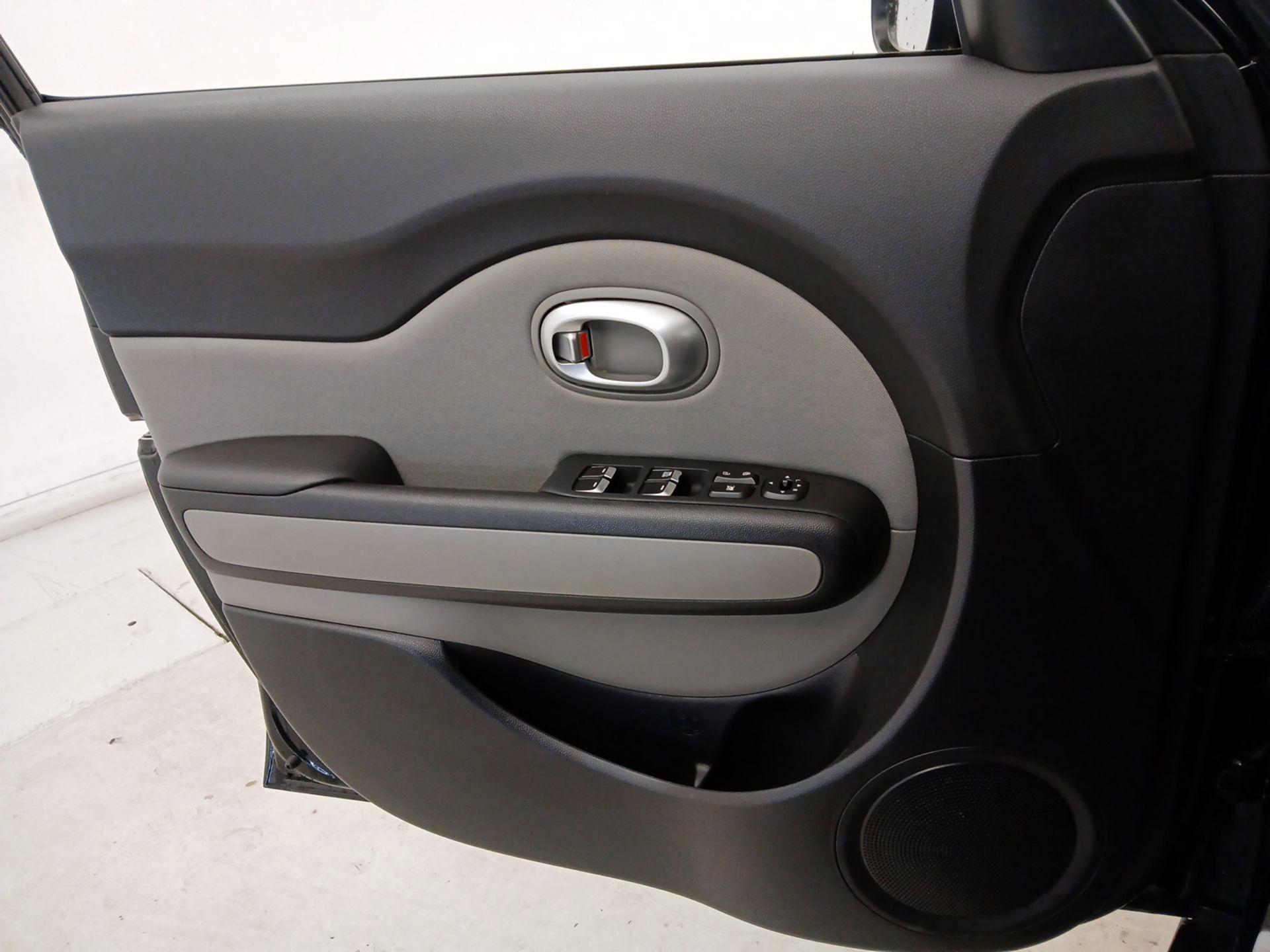 Thumbnail: 2017 Kia Soul - 12