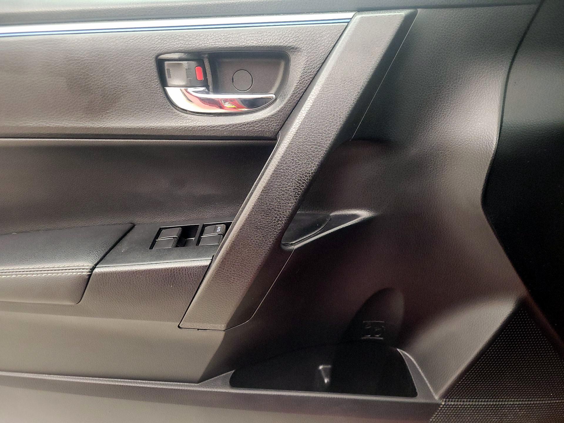 Thumbnail: 2014 Toyota Corolla - 12