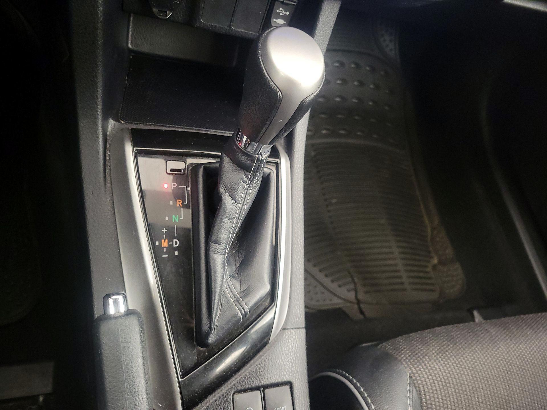 Thumbnail: 2014 Toyota Corolla - 17
