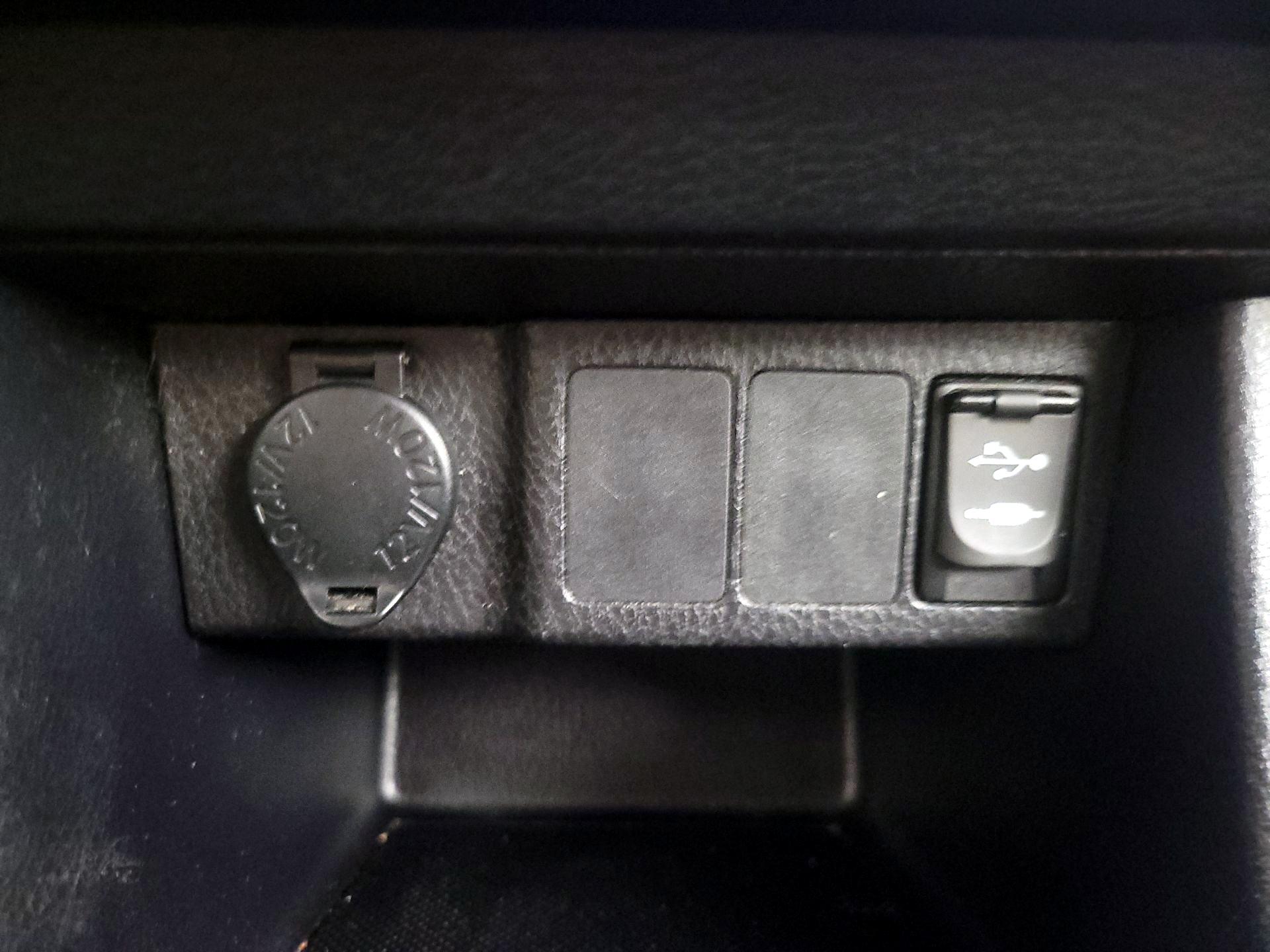 Thumbnail: 2014 Toyota Corolla - 18