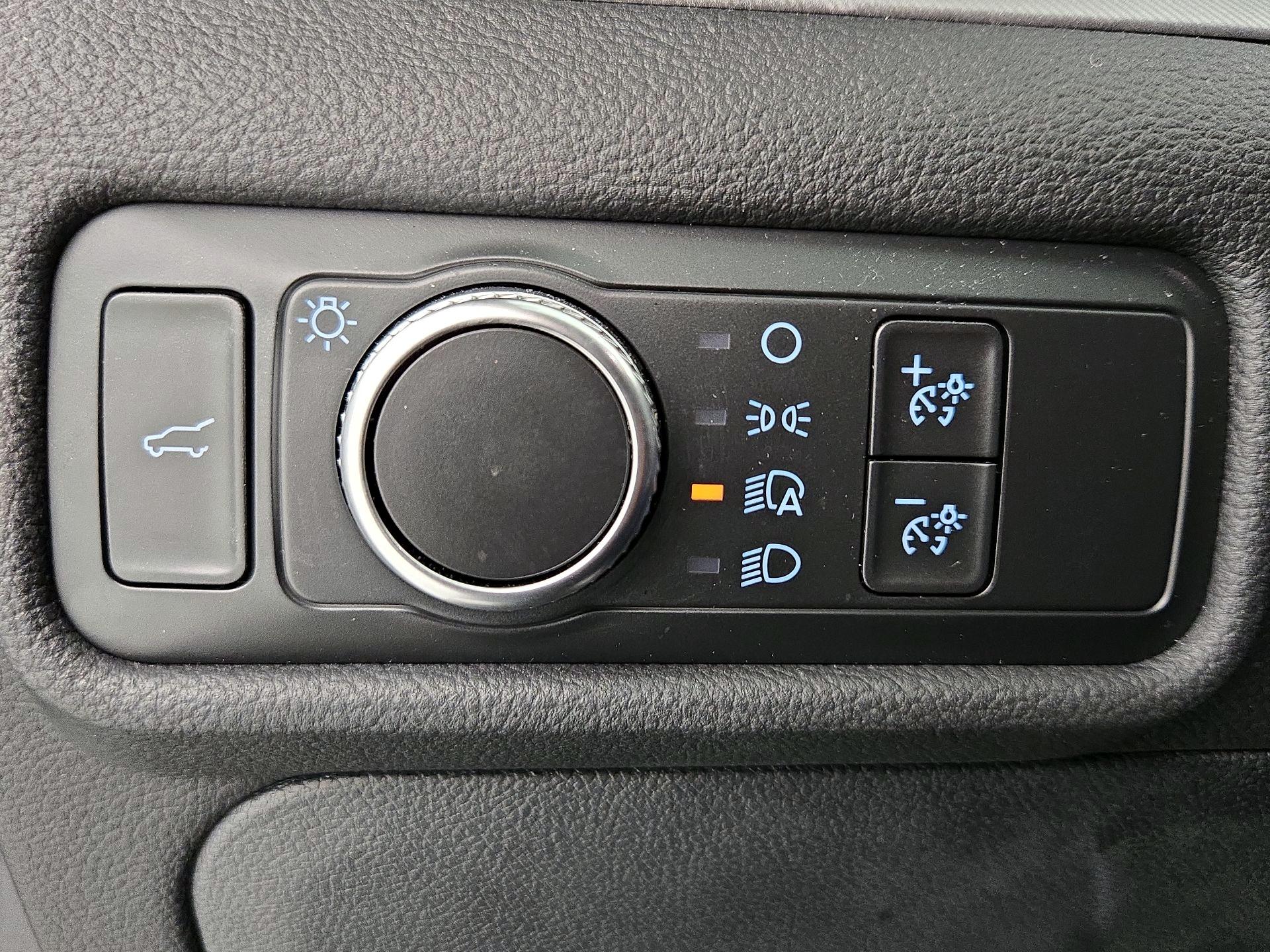 Thumbnail: 2020 Ford Explorer - 13