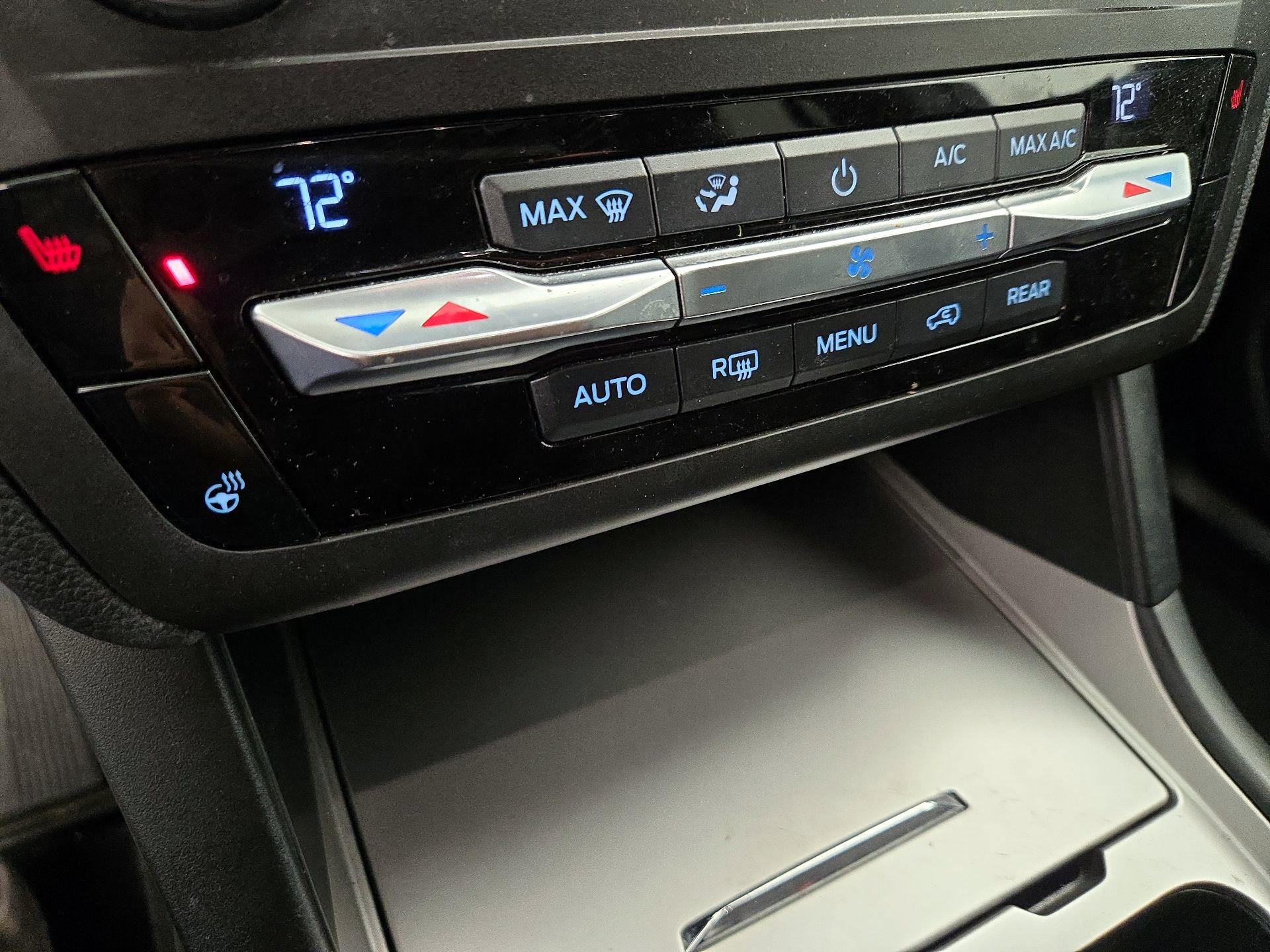 Thumbnail: 2020 Ford Explorer - 16