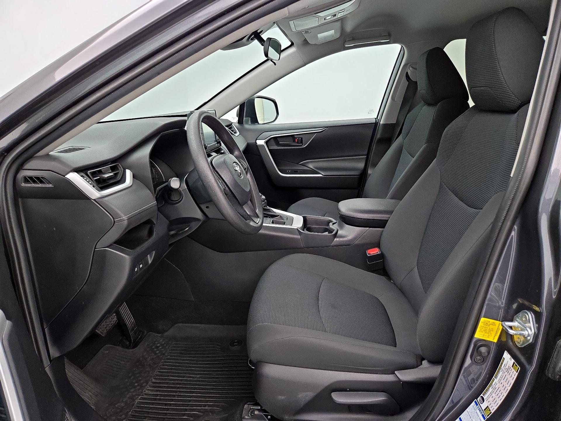 Thumbnail: 2020 Toyota RAV4 - 11
