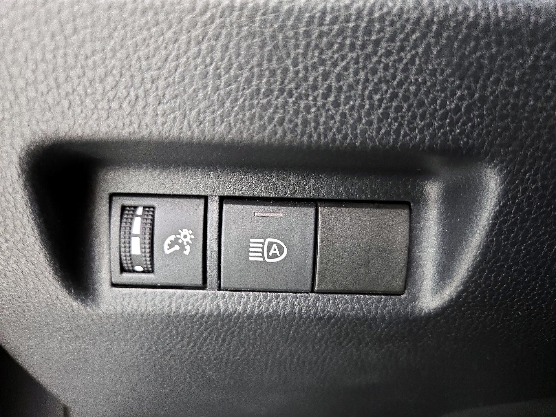 Thumbnail: 2020 Toyota RAV4 - 13