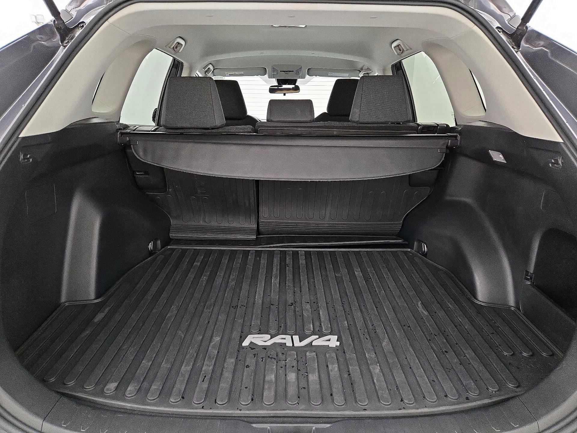 Thumbnail: 2020 Toyota RAV4 - 20
