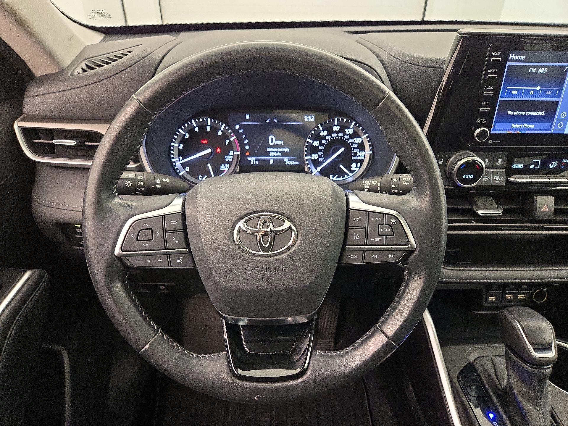 Thumbnail: 2021 Toyota Highlander - 10