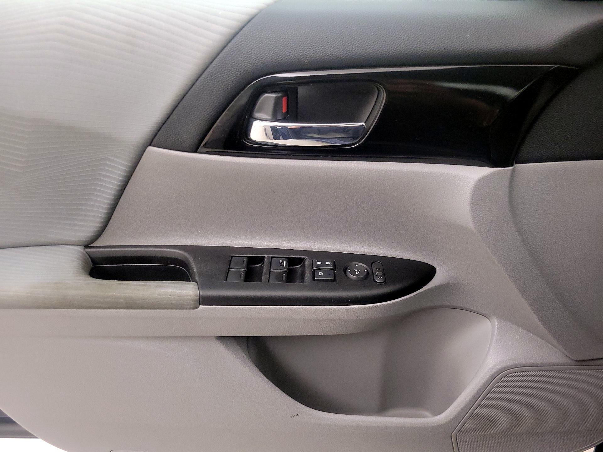 Thumbnail: 2016 Honda Accord - 12