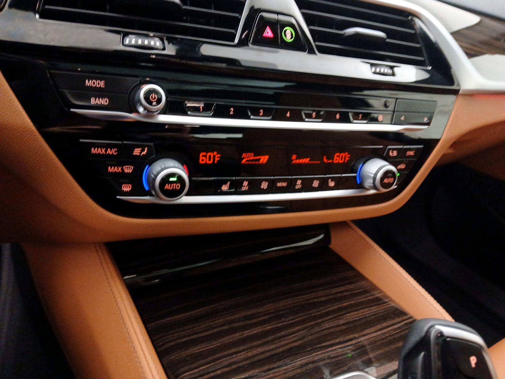Thumbnail: 2020 BMW 5 Series - 16